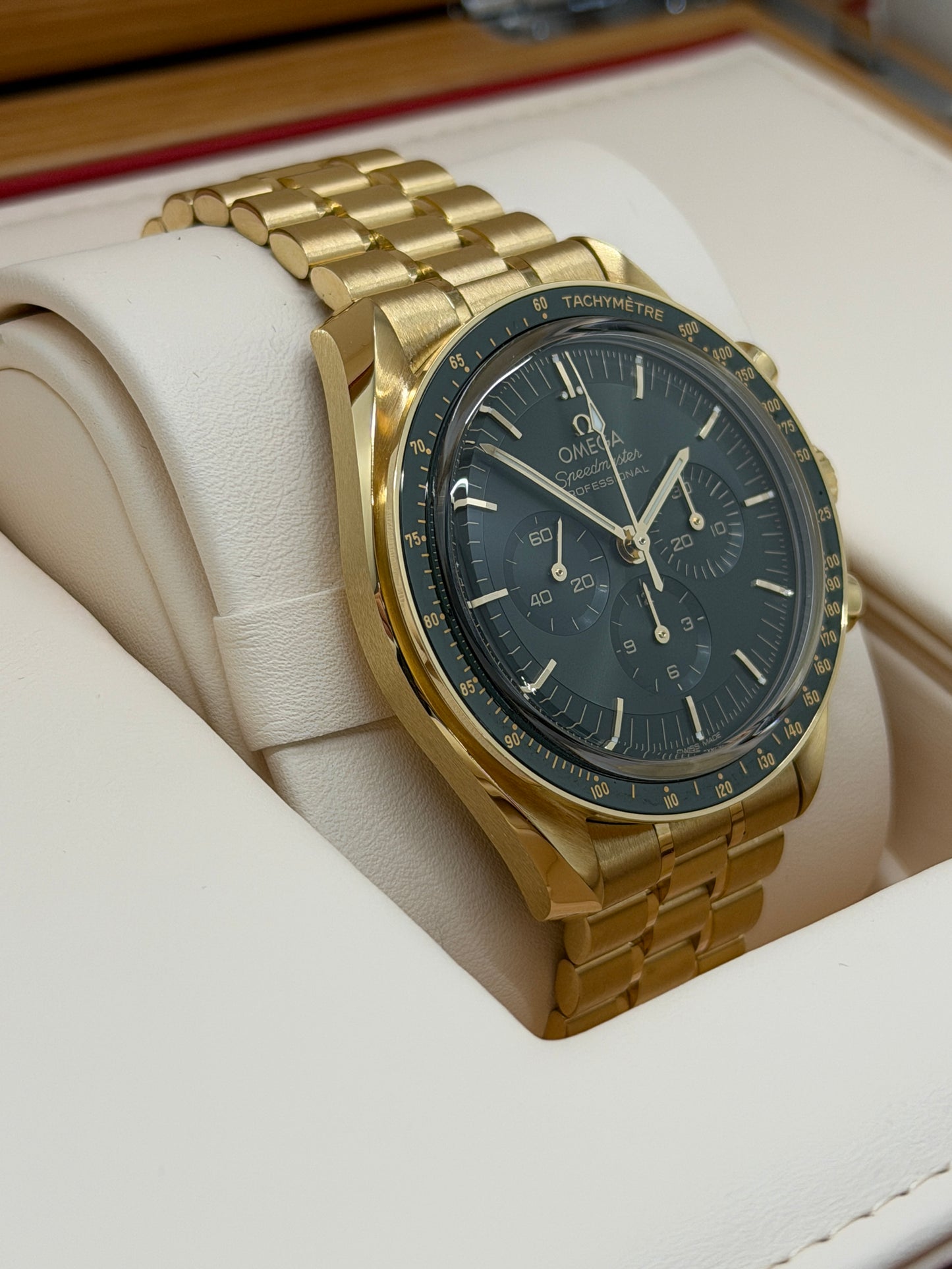 Omega Speedmaster Professional Moonwatch Moonshine - Green Dial Ref.310.60.42.50.10.001 - Unworn 2025