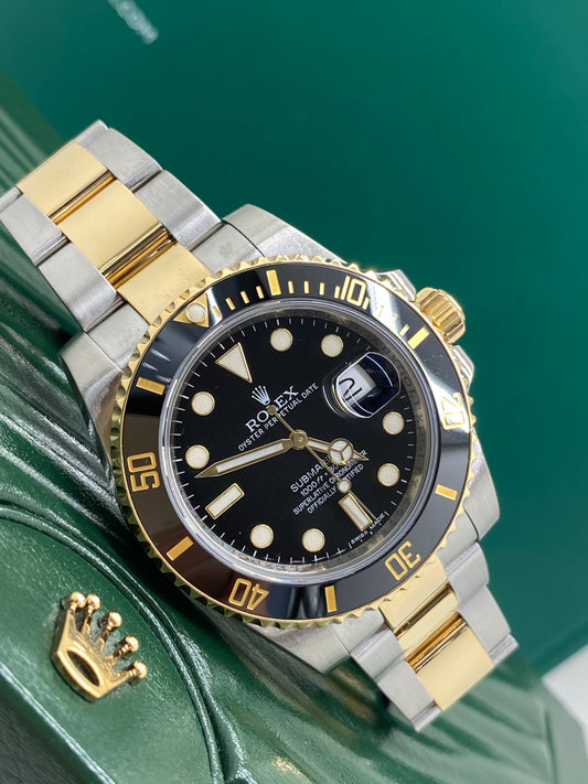 Rolex Submariner Date - 18Kt Yellow Gold - Black Dial - Ref 116613LN - Year 2014
