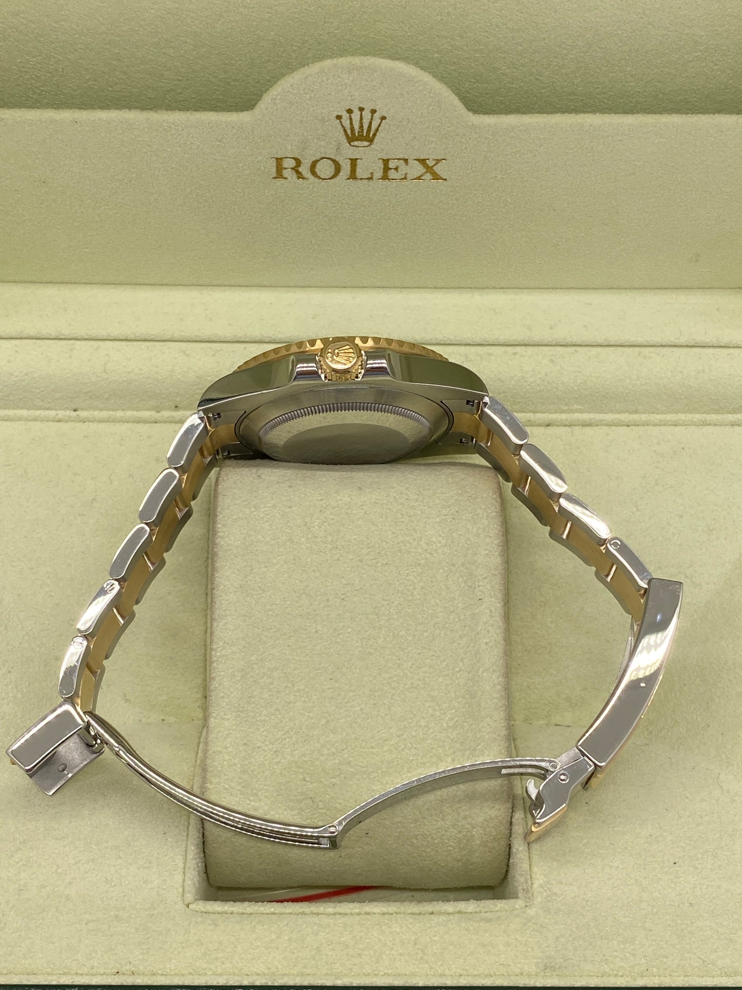 Rolex Submariner Date - 18Kt Yellow Gold - Black Dial - Ref 116613LN - Year 2014