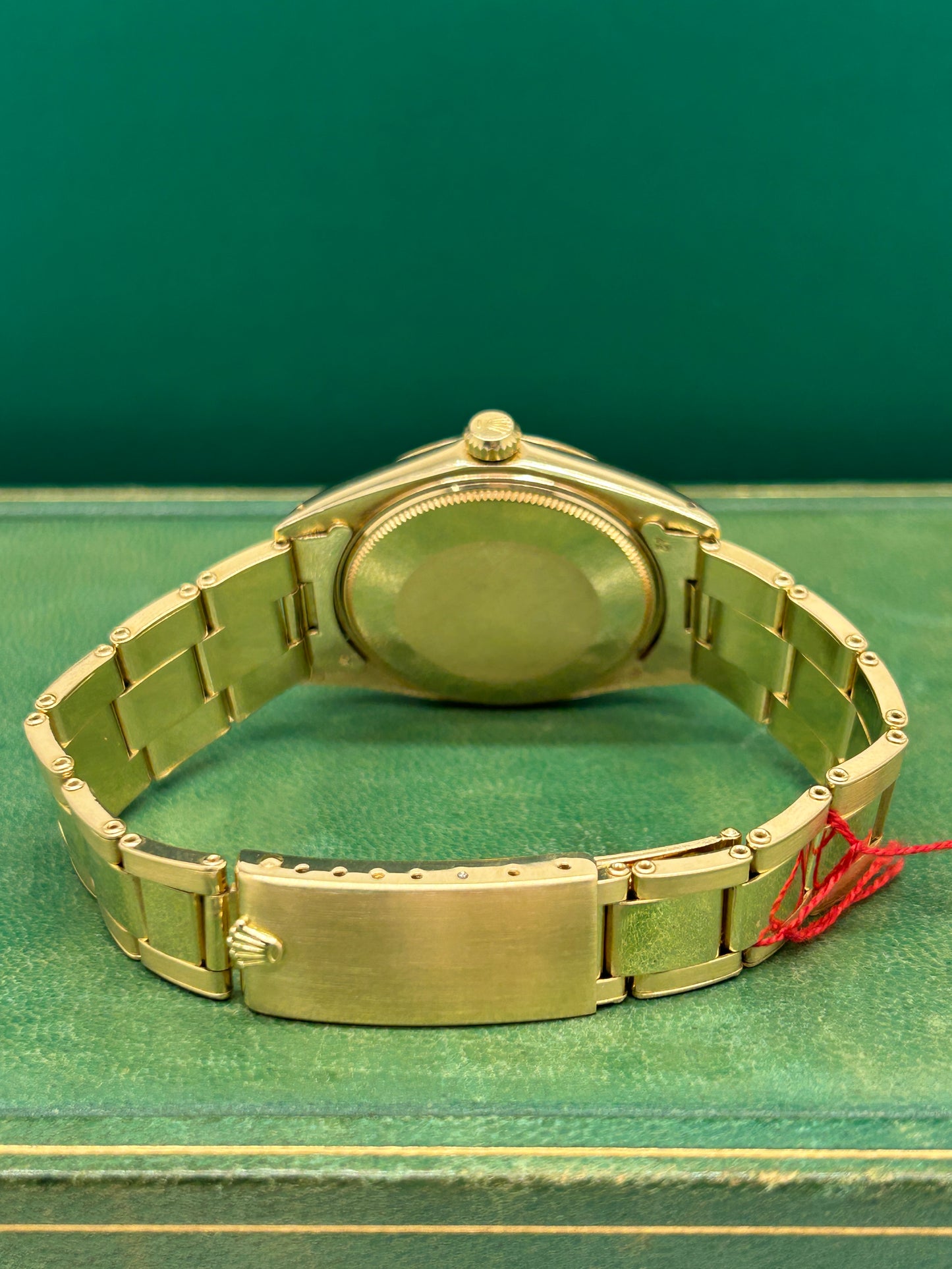 Rolex Oyster Perpetual Date 34mm - 18kt Yellow Gold - White Dial - Ref. 1503 - Year 1970