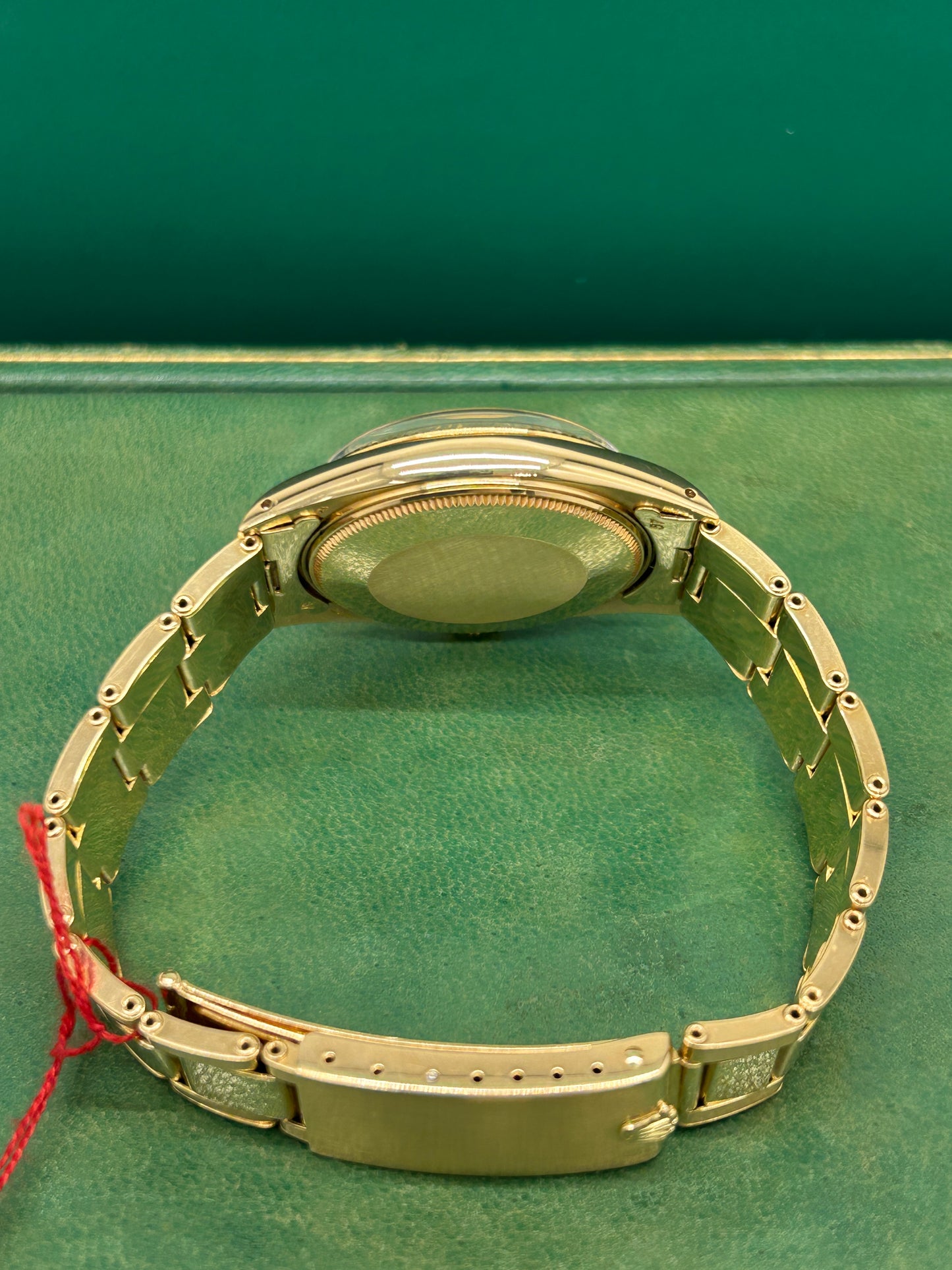 Rolex Oyster Perpetual Date 34mm - 18kt Yellow Gold - White Dial - Ref. 1503 - Year 1970