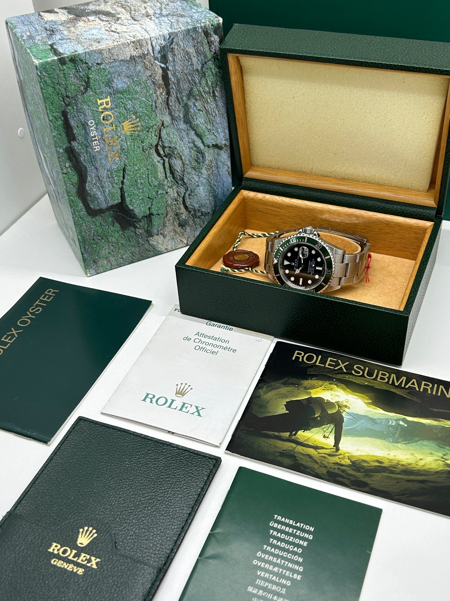 Rolex Submariner Date - "Kermit" - Never Polished - Ref 16610 - Fat Four - F0 Serial - Year 2003