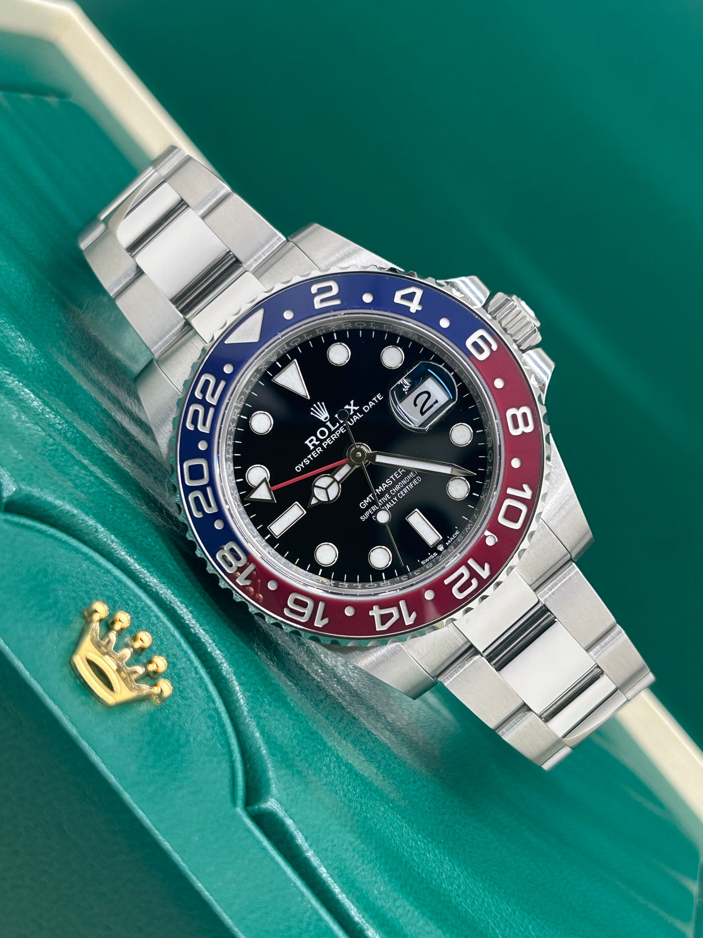 Rolex GMT-Master II - "Pepsi" - Ref 126710BLRO - Likw New - Never Polished - Year 12-2023