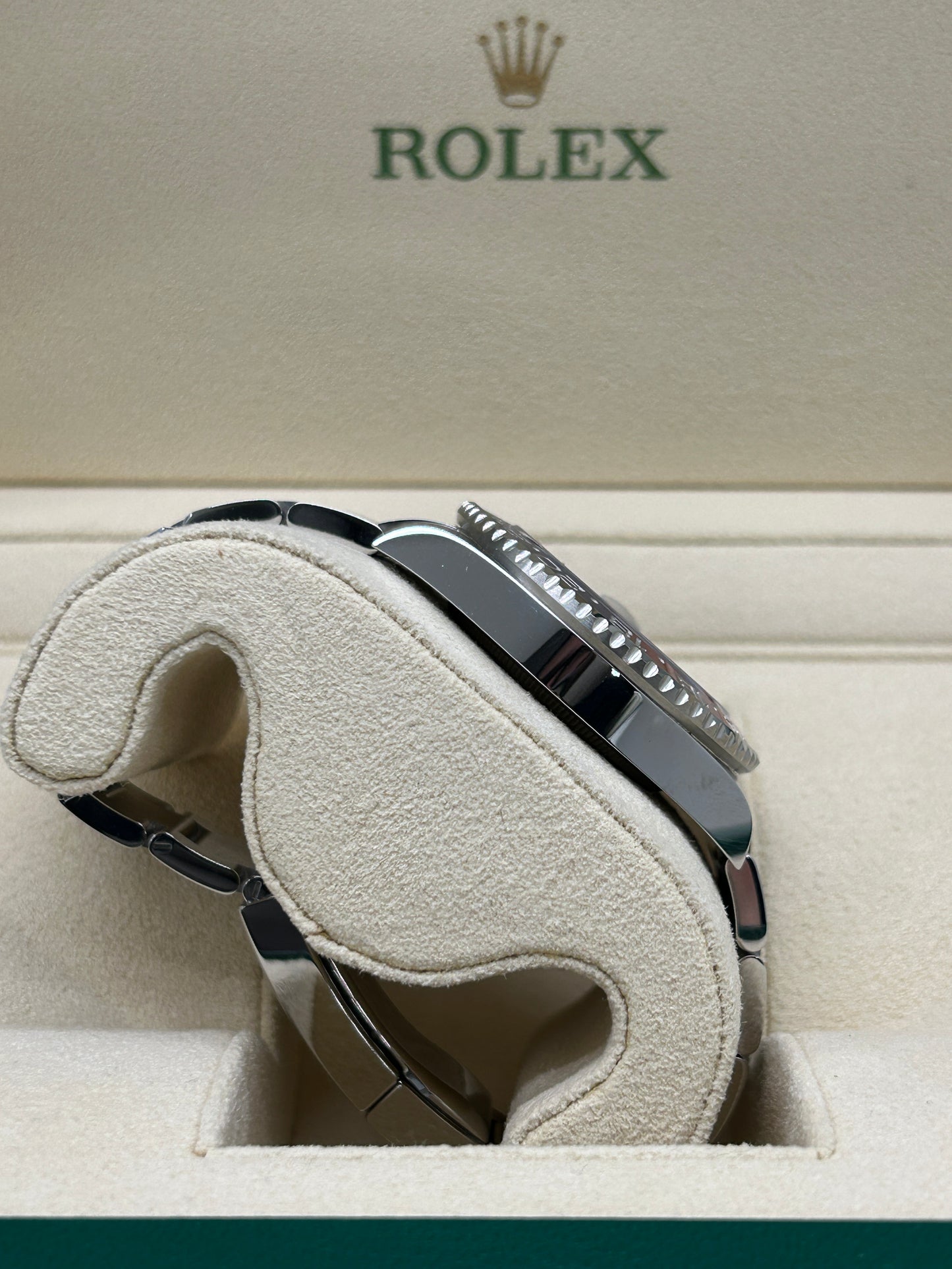 Rolex GMT-Master II - "Pepsi" - Ref 126710BLRO - Likw New - Never Polished - Year 12-2023