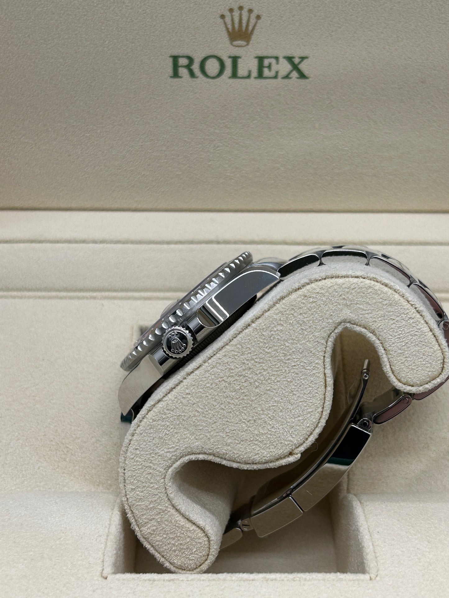 Rolex GMT-Master II - "Pepsi" - Ref 126710BLRO - Likw New - Never Polished - Year 12-2023