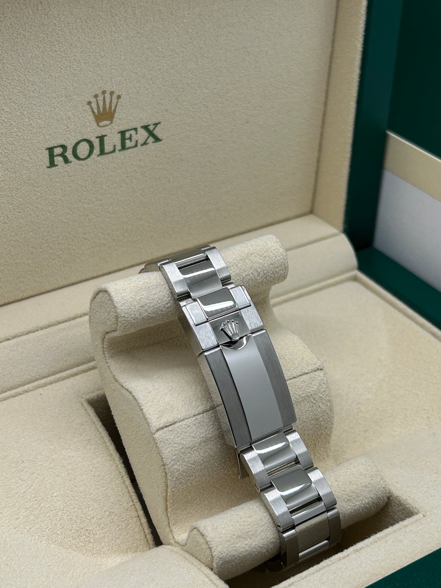 Rolex GMT-Master II - "Pepsi" - Ref 126710BLRO - Likw New - Never Polished - Year 12-2023