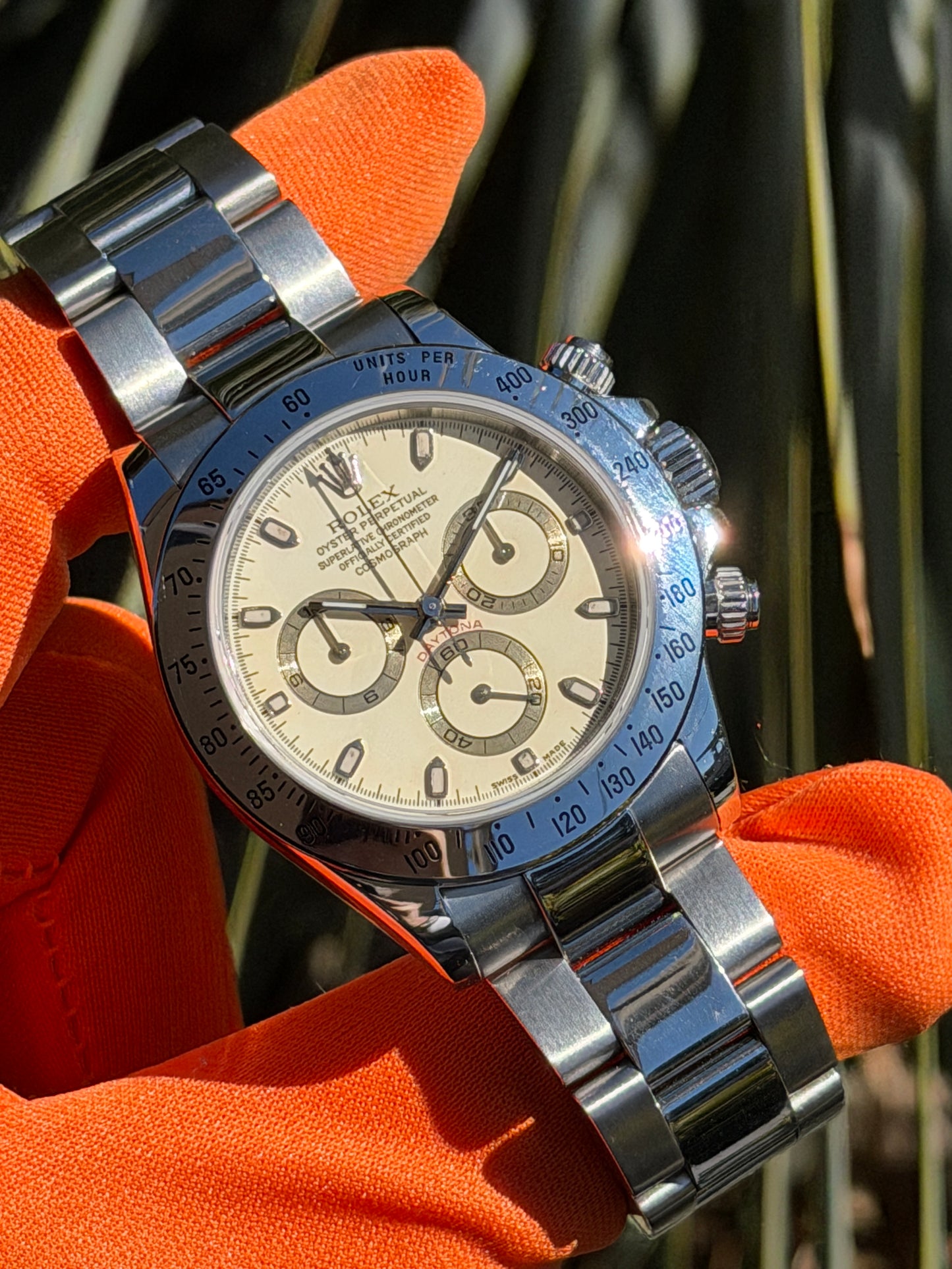 Rolex Daytona Rare Lemon Cream Dial - Ser P Ref 116520 - Year 2002