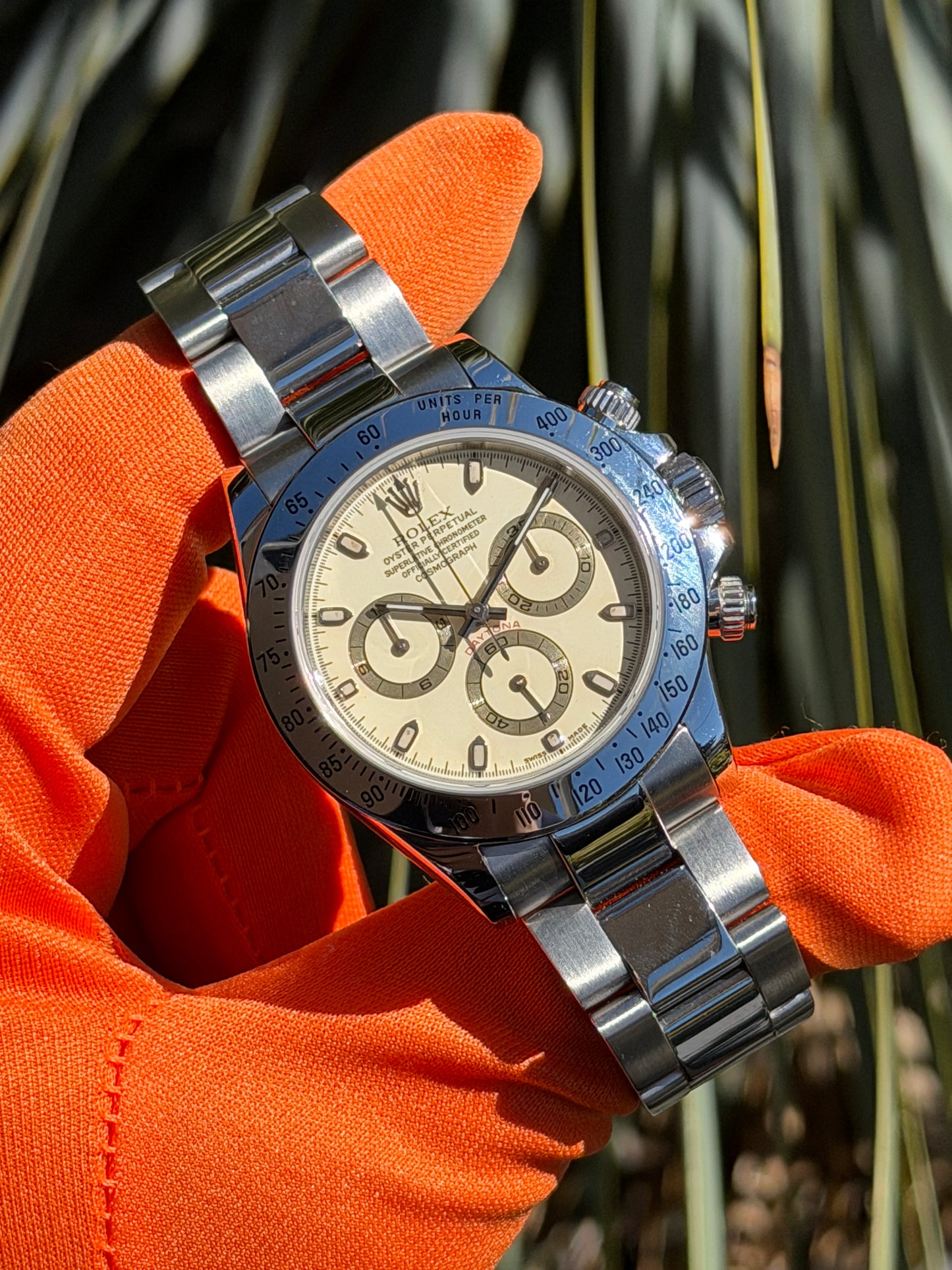 Rolex Daytona Rare Lemon Cream Dial - Ser P Ref 116520 - Year 2002