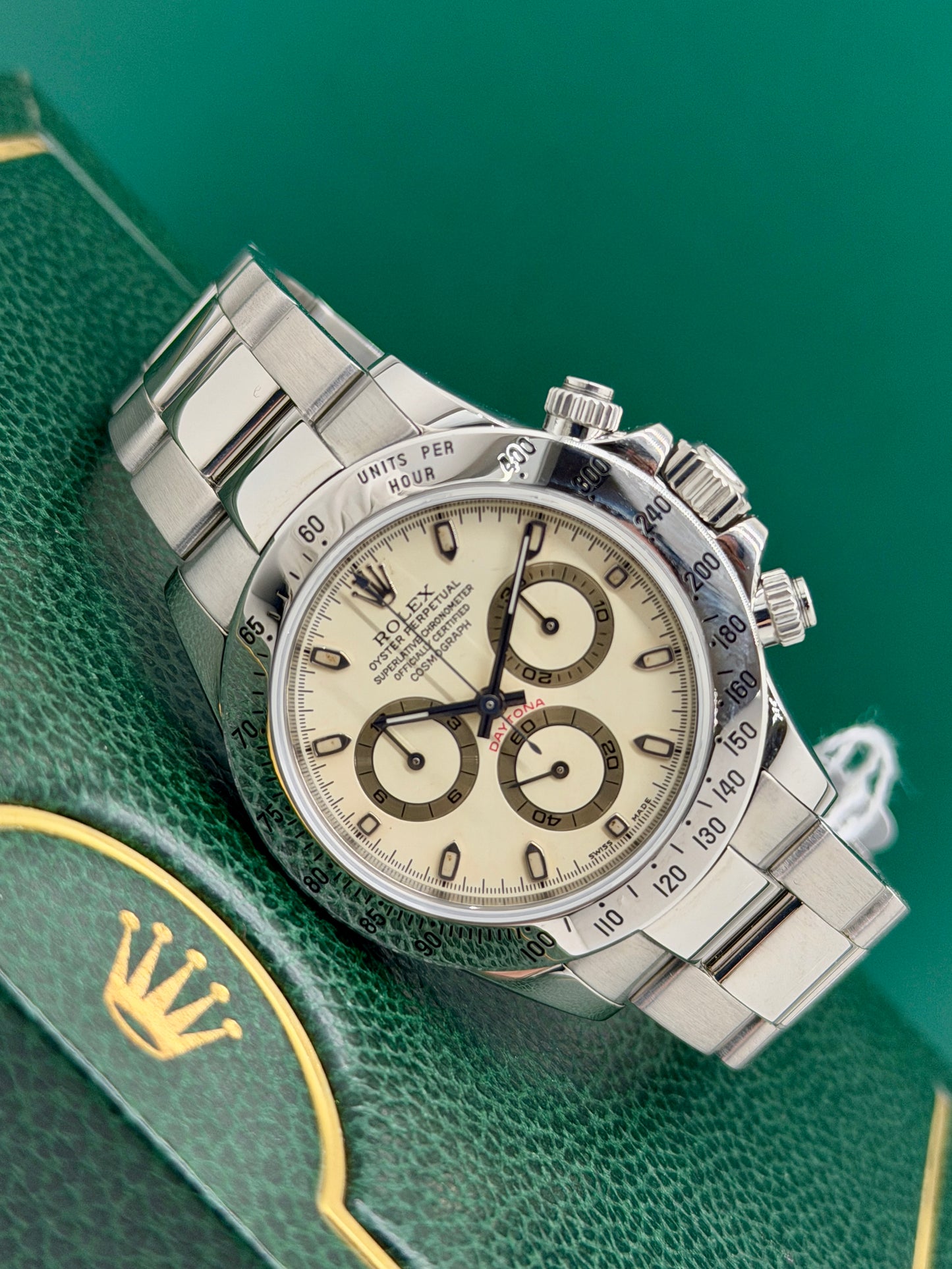 Rolex Daytona Rare Lemon Cream Dial - Ser P Ref 116520 - Year 2002