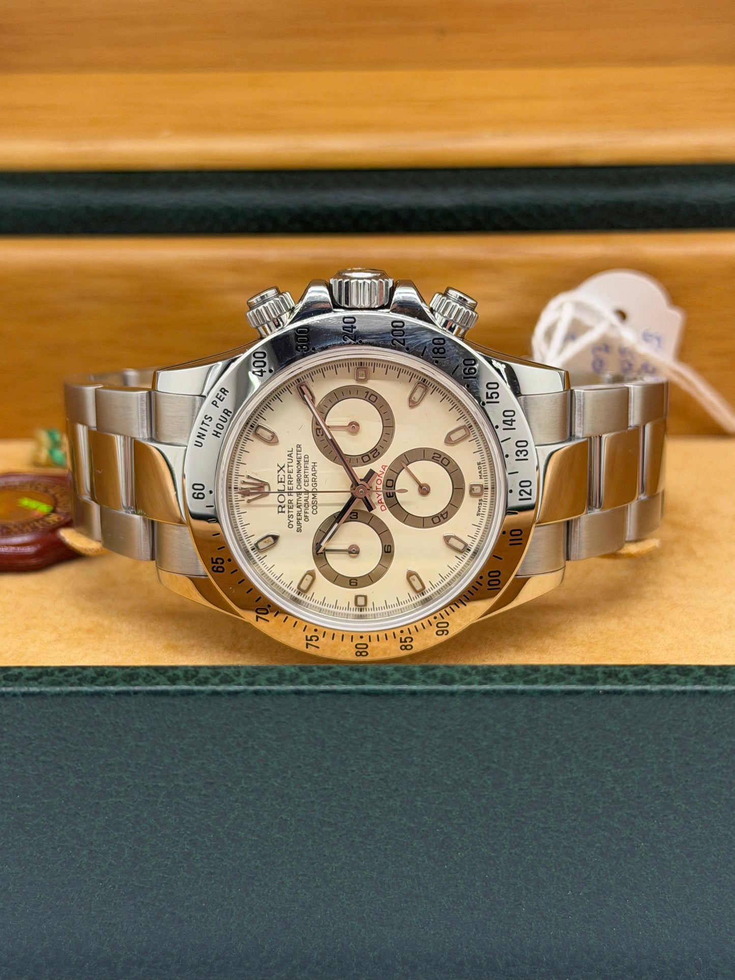 Rolex Daytona Rare Lemon Cream Dial - Ser P Ref 116520 - Year 2002