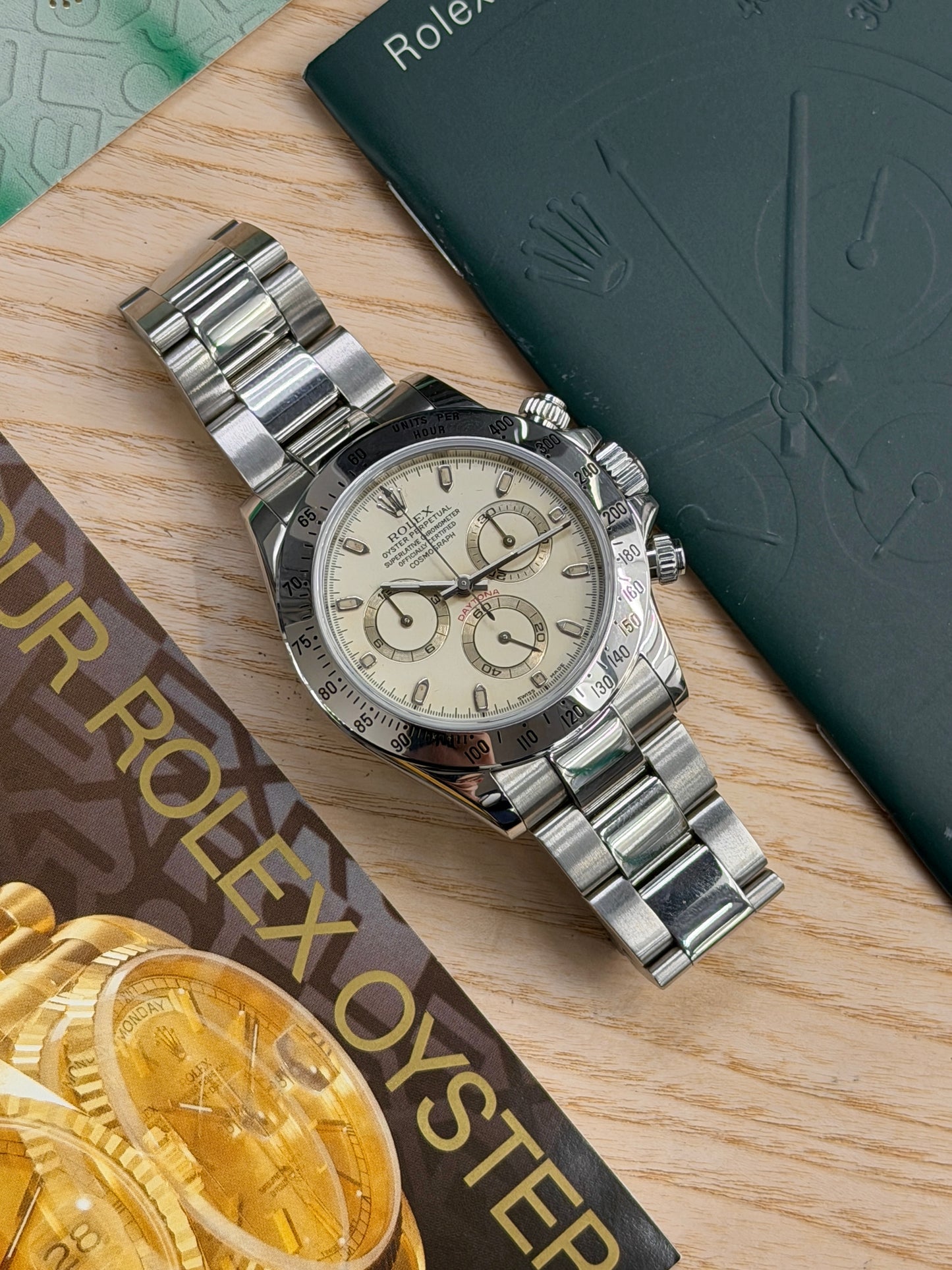 Rolex Daytona Rare Lemon Cream Dial - Ser P Ref 116520 - Year 2002