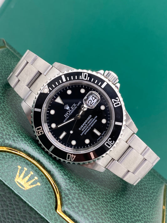 Rolex Submariner Date Ref.16610 - Year 2002