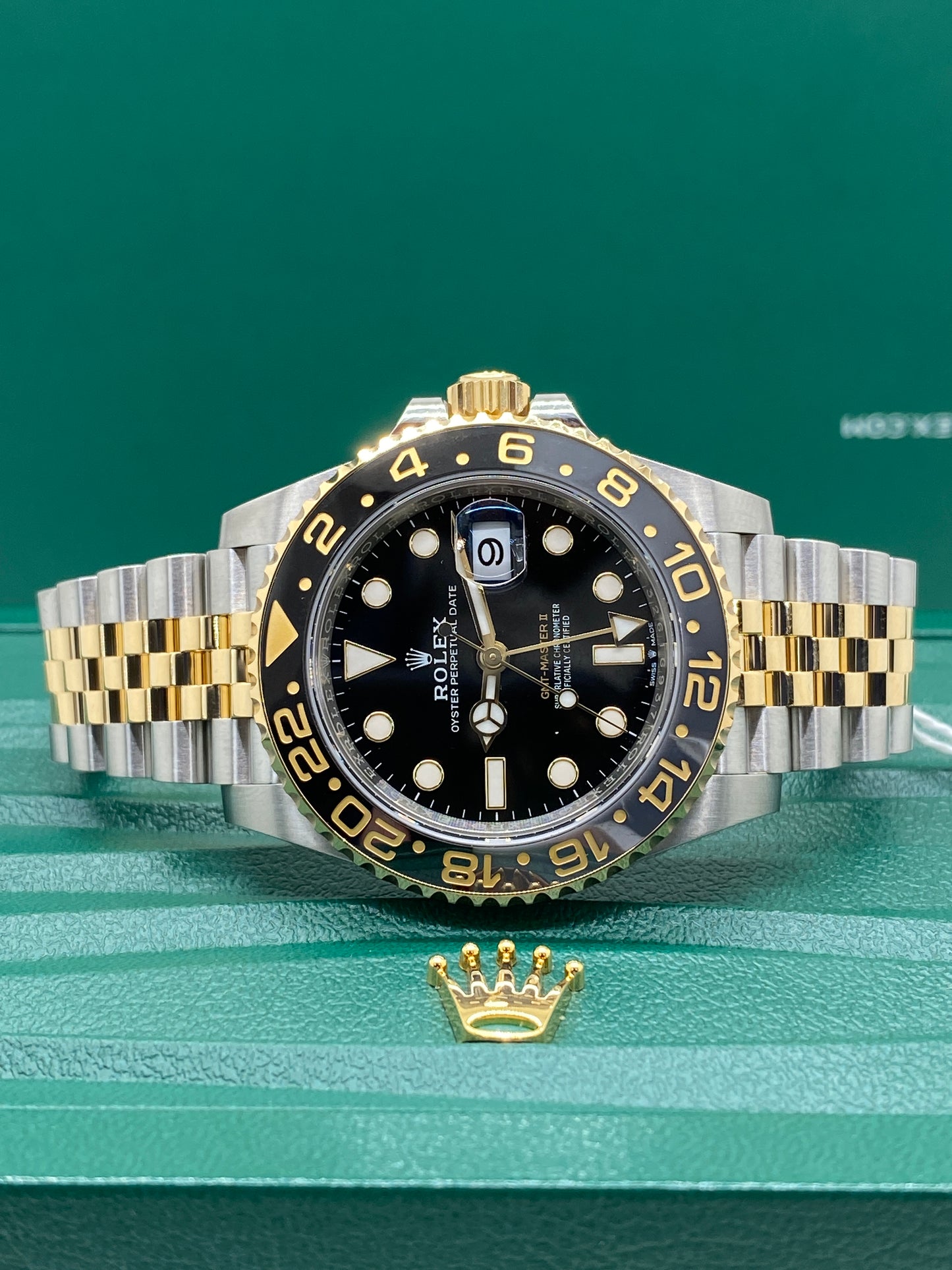 Rolex GMT-Master II - 18Kt Yellow Godl & Steel - Ref 126713GRNR - Year 2024
