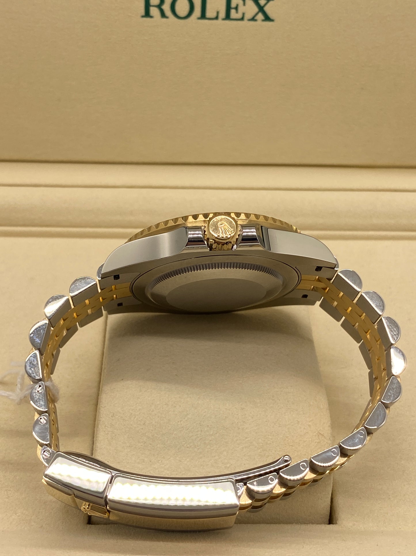 Rolex GMT-Master II - 18Kt Yellow Godl & Steel - Ref 126713GRNR - Year 2024