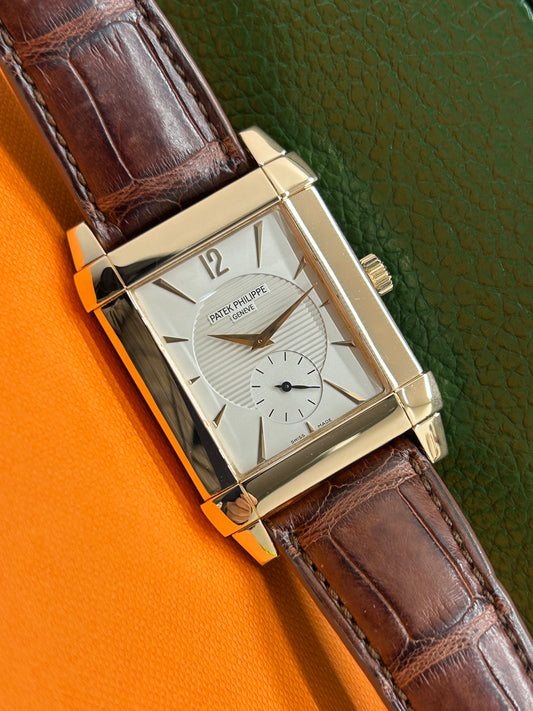 Patek Philippe Gondolo 30mm - 18kt Rose Gold - Ref. 5111R-001 - Official Extract