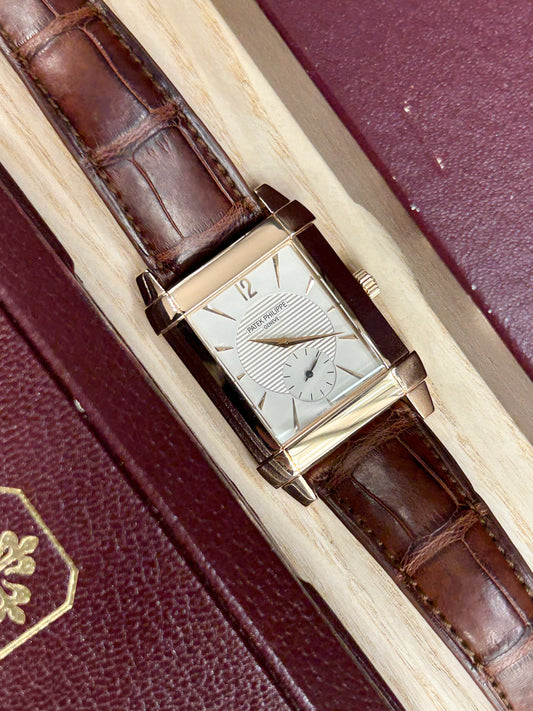 Patek Philippe Gondolo 30mm - 18kt Rose Gold - Ref. 5111R-001 - Official Extract