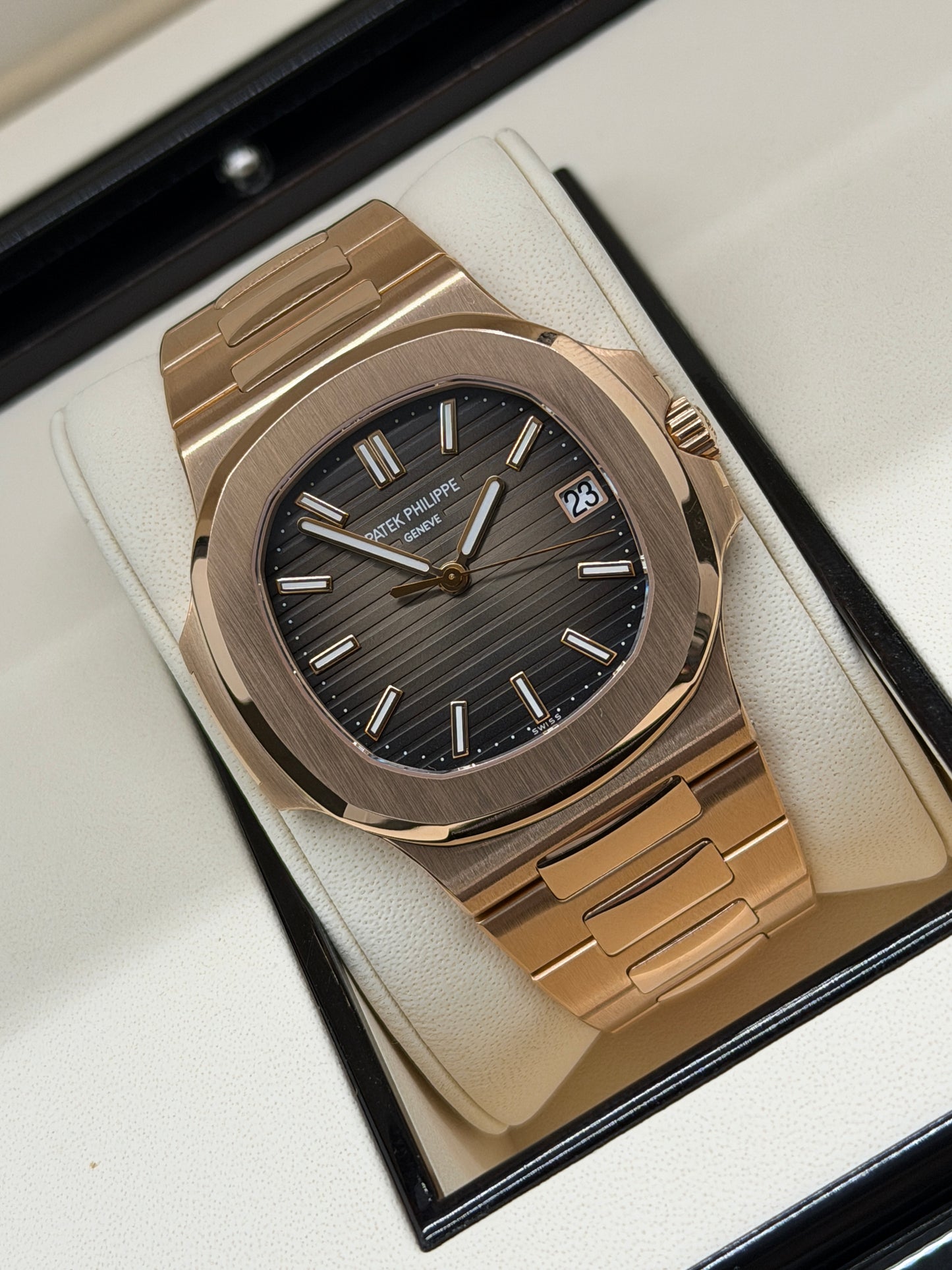Patek Philippe Nautilus 18Kt Rose Gold & Chocolate Dial - Ref 5711/1R-001 - Ref 2016