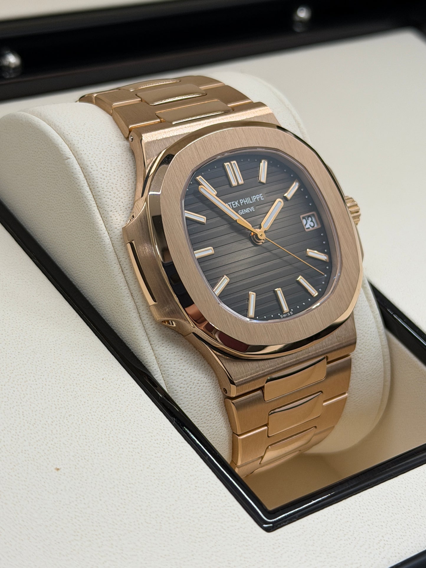 Patek Philippe Nautilus 18Kt Rose Gold & Chocolate Dial - Ref 5711/1R-001 - Ref 2016
