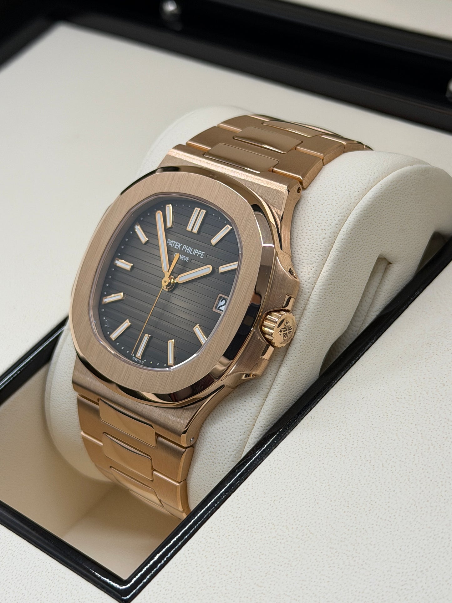 Patek Philippe Nautilus 18Kt Rose Gold & Chocolate Dial - Ref 5711/1R-001 - Ref 2016