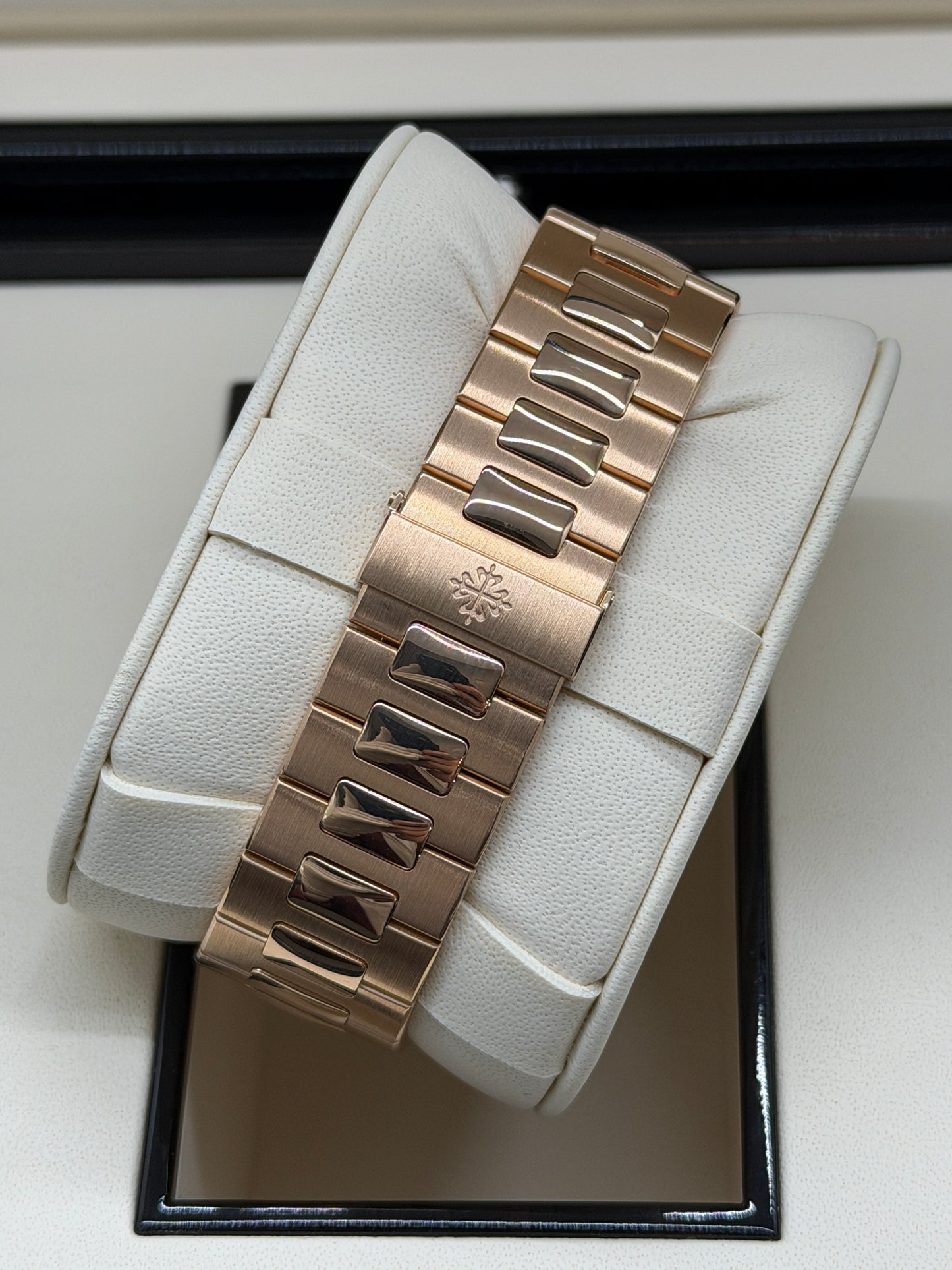 Patek Philippe Nautilus 18Kt Rose Gold & Chocolate Dial - Ref 5711/1R-001 - Ref 2016