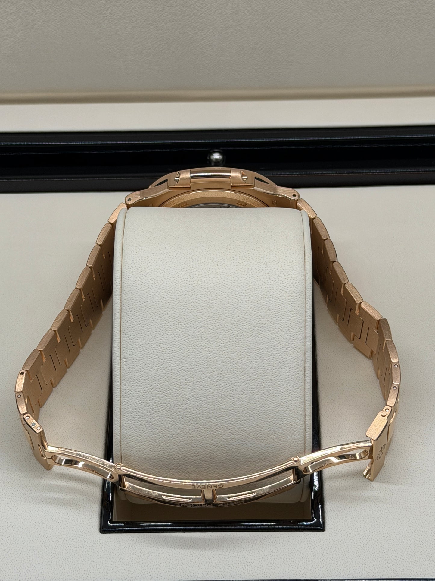 Patek Philippe Nautilus 18Kt Rose Gold & Chocolate Dial - Ref 5711/1R-001 - Ref 2016