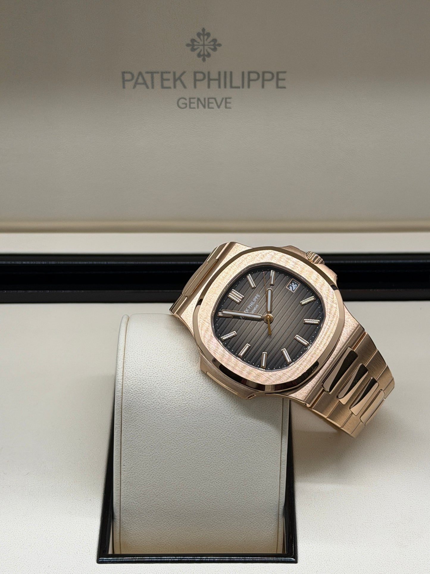 Patek Philippe Nautilus 18Kt Rose Gold & Chocolate Dial - Ref 5711/1R-001 - Ref 2016