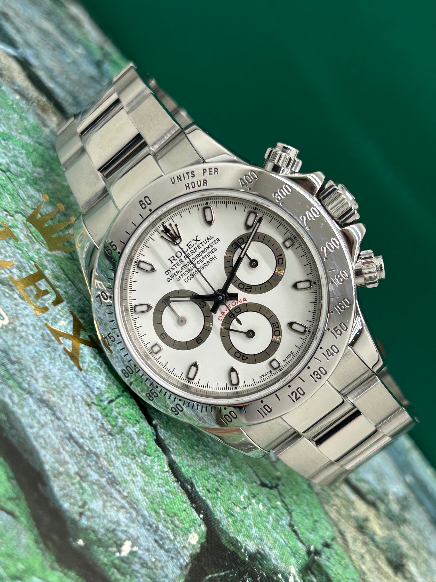 Rolex Daytona Cream Dial - P Serial  - Ref 116520 - Year 2002