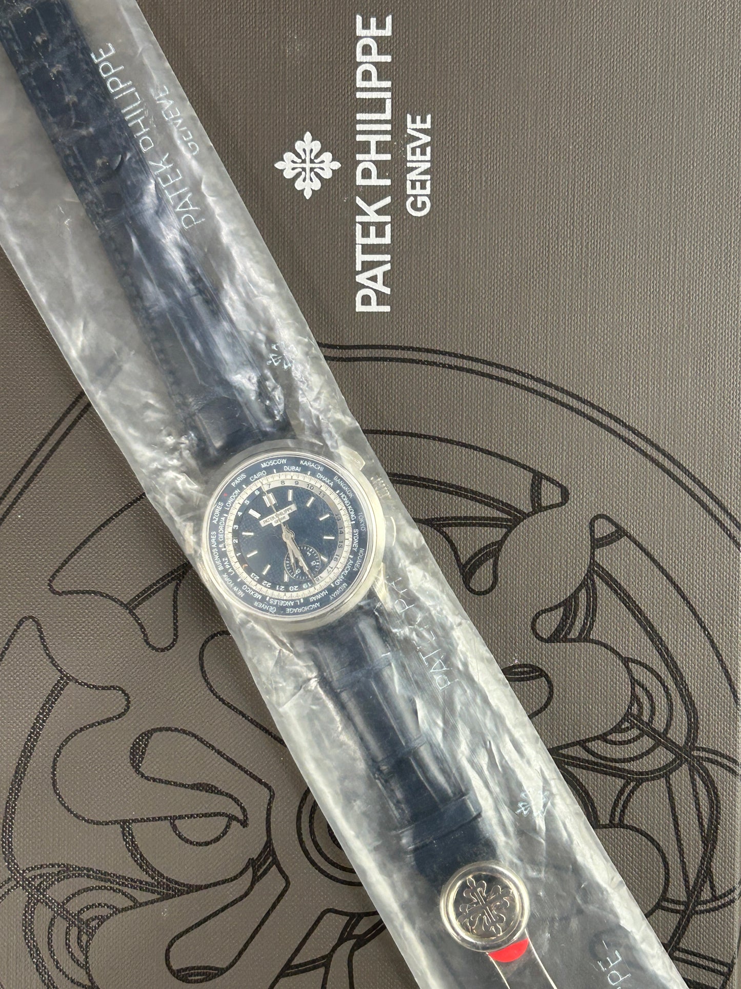 Patek Philippe - World Time Chronograph (Unworn, Factory Sealed) - White Gold - Ref.5930G-001 - Blue Dial - Year 2017
