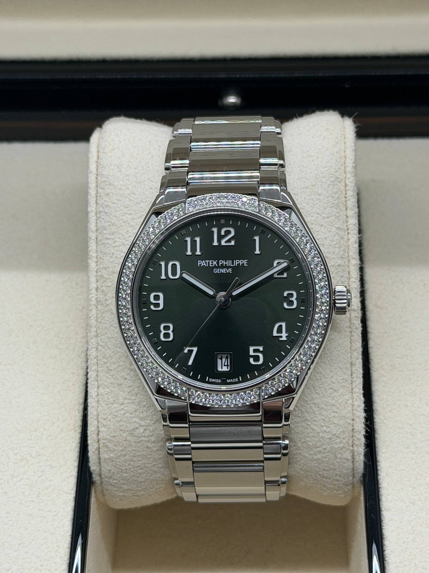 Patek Philippe Twenty~4 Automatic Green Dial - Diamond Bezel - New Year 2026