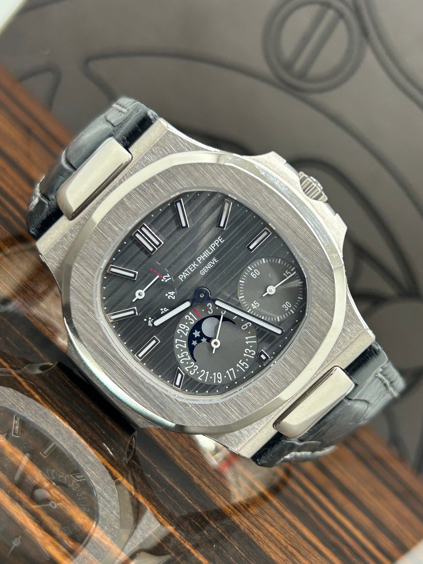Patek Philippe Nautilus 5712G-001 - 18Kt White Gold Year 2008