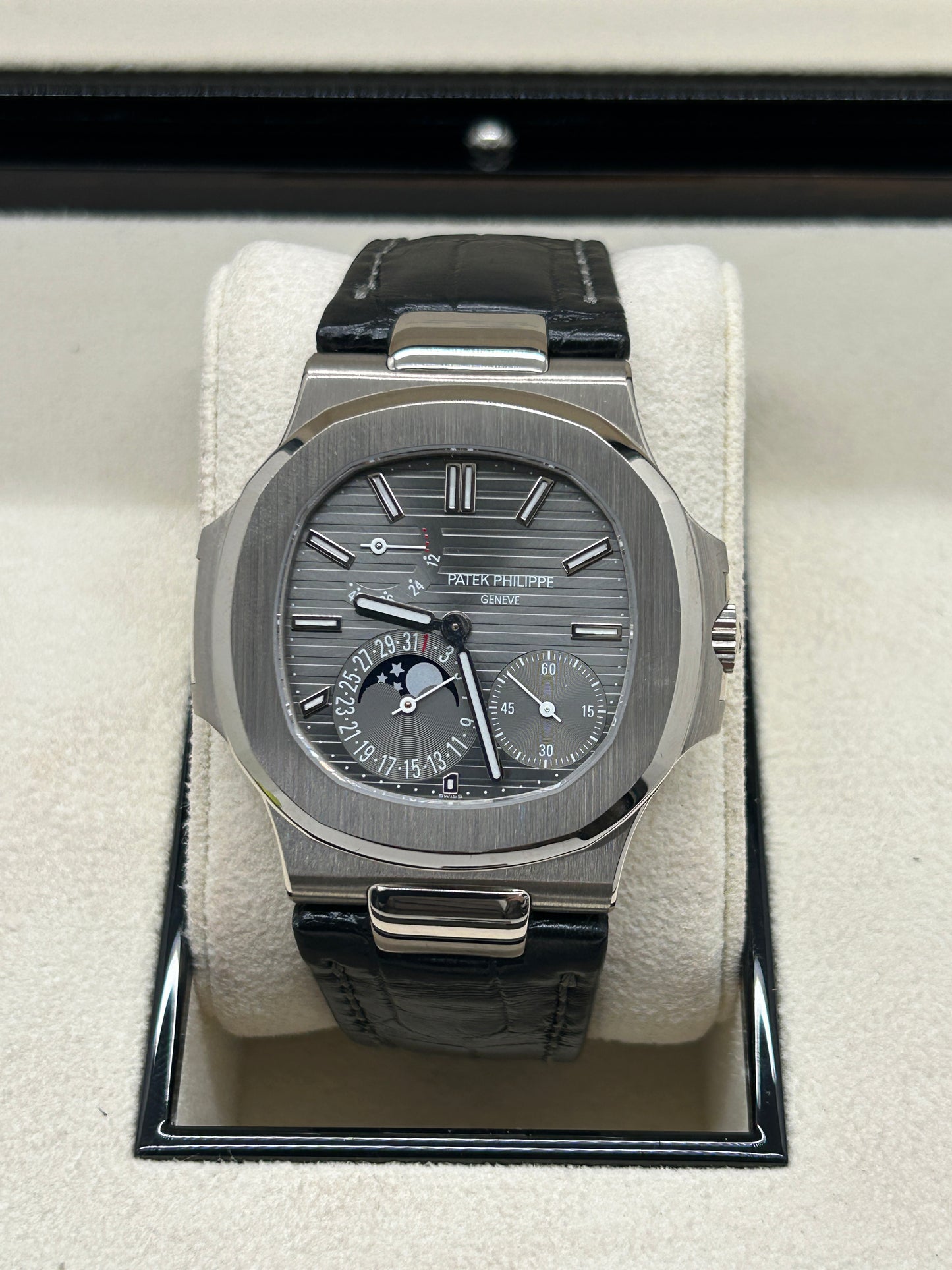 Patek Philippe Nautilus 5712G-001 - 18Kt White Gold Year 2008