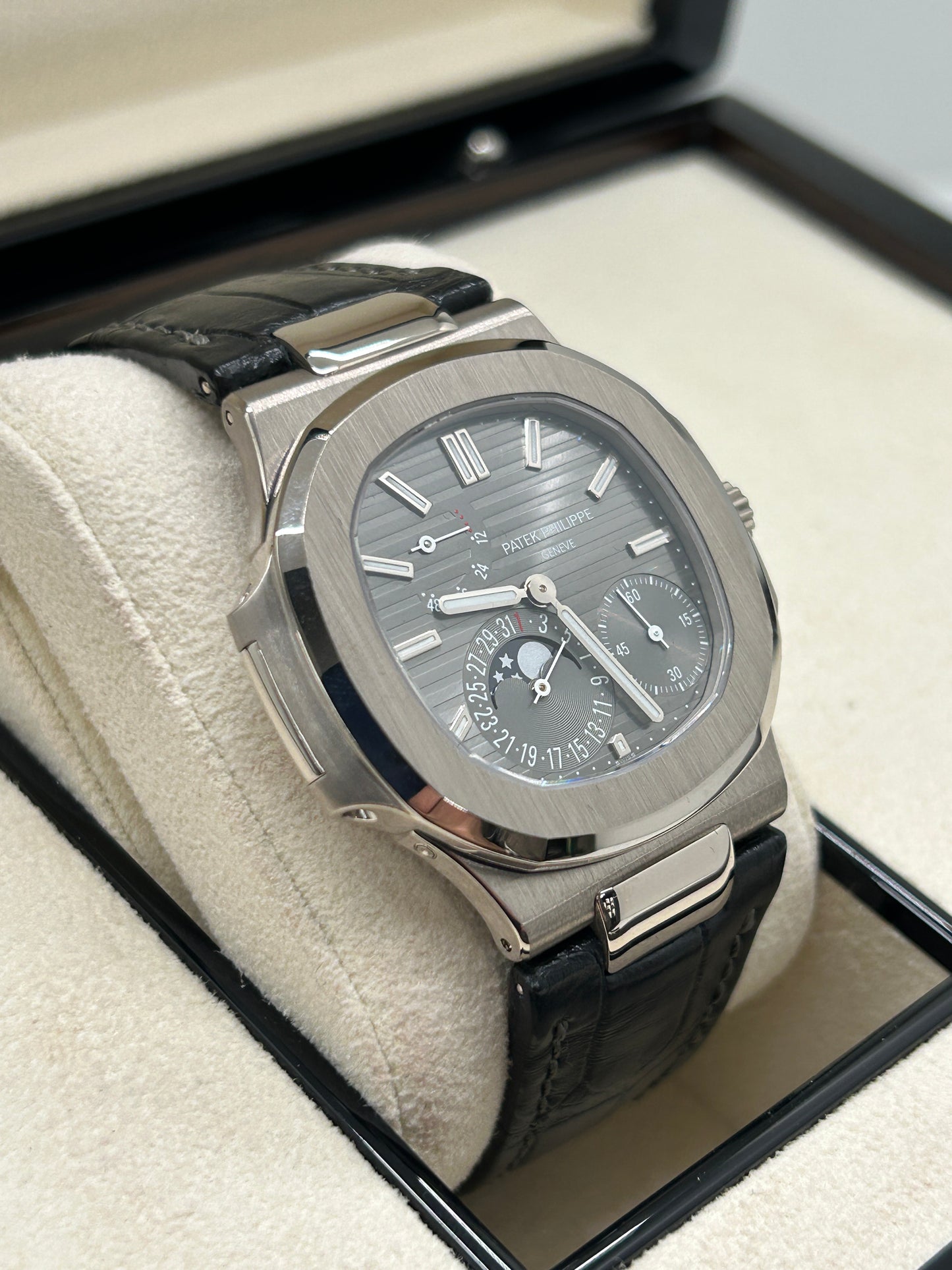 Patek Philippe Nautilus 5712G-001 - 18Kt White Gold Year 2008