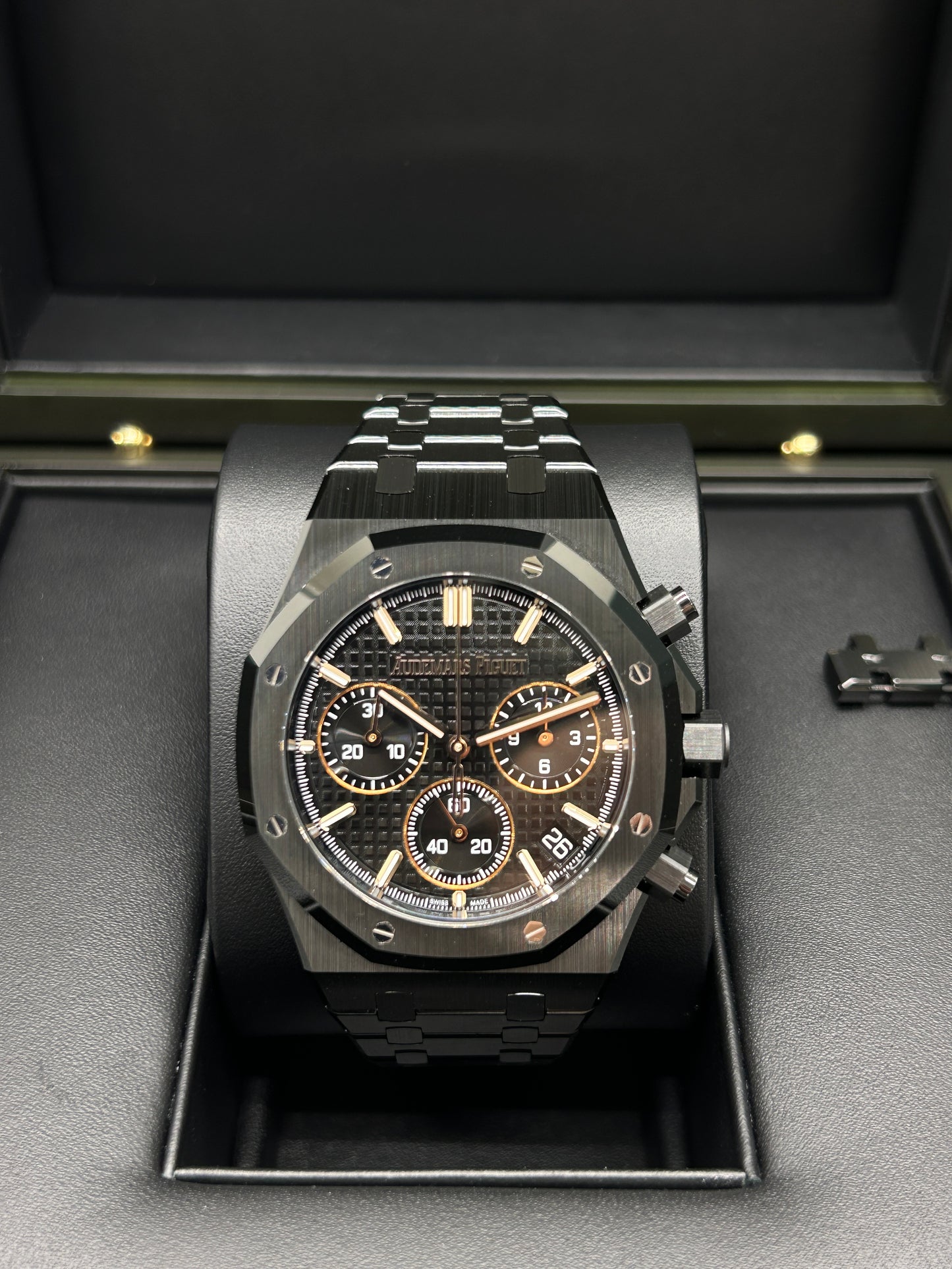 Audemars Piguet Royal Oak Chronograph 41mm - Balck Ceramic Ref. 26240CE.OO.1225CE.02