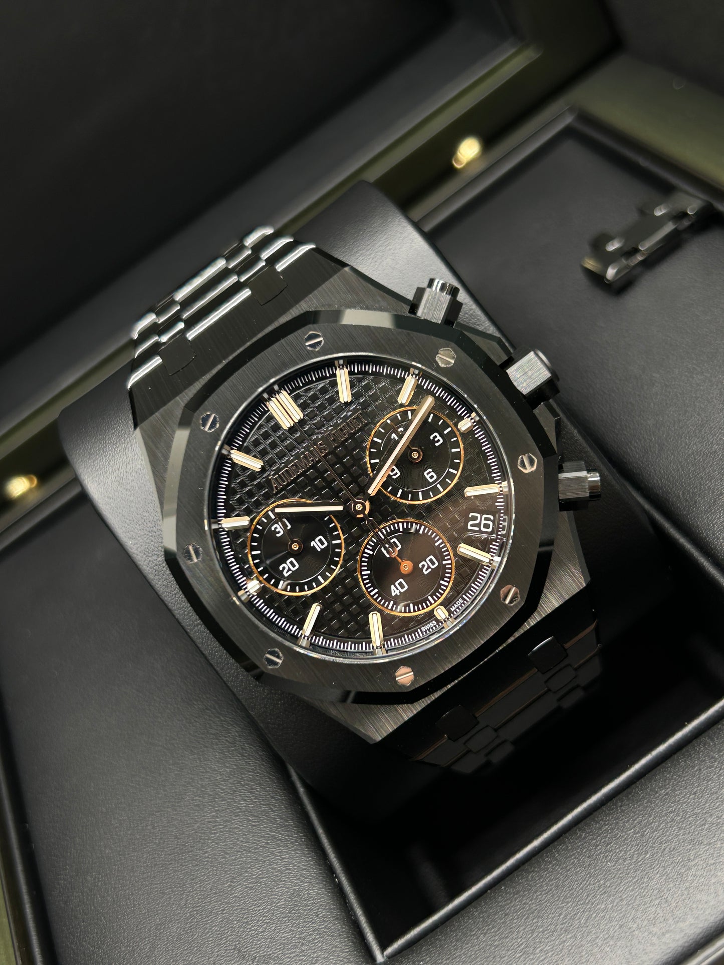 Audemars Piguet Royal Oak Chronograph 41mm - Balck Ceramic Ref. 26240CE.OO.1225CE.02
