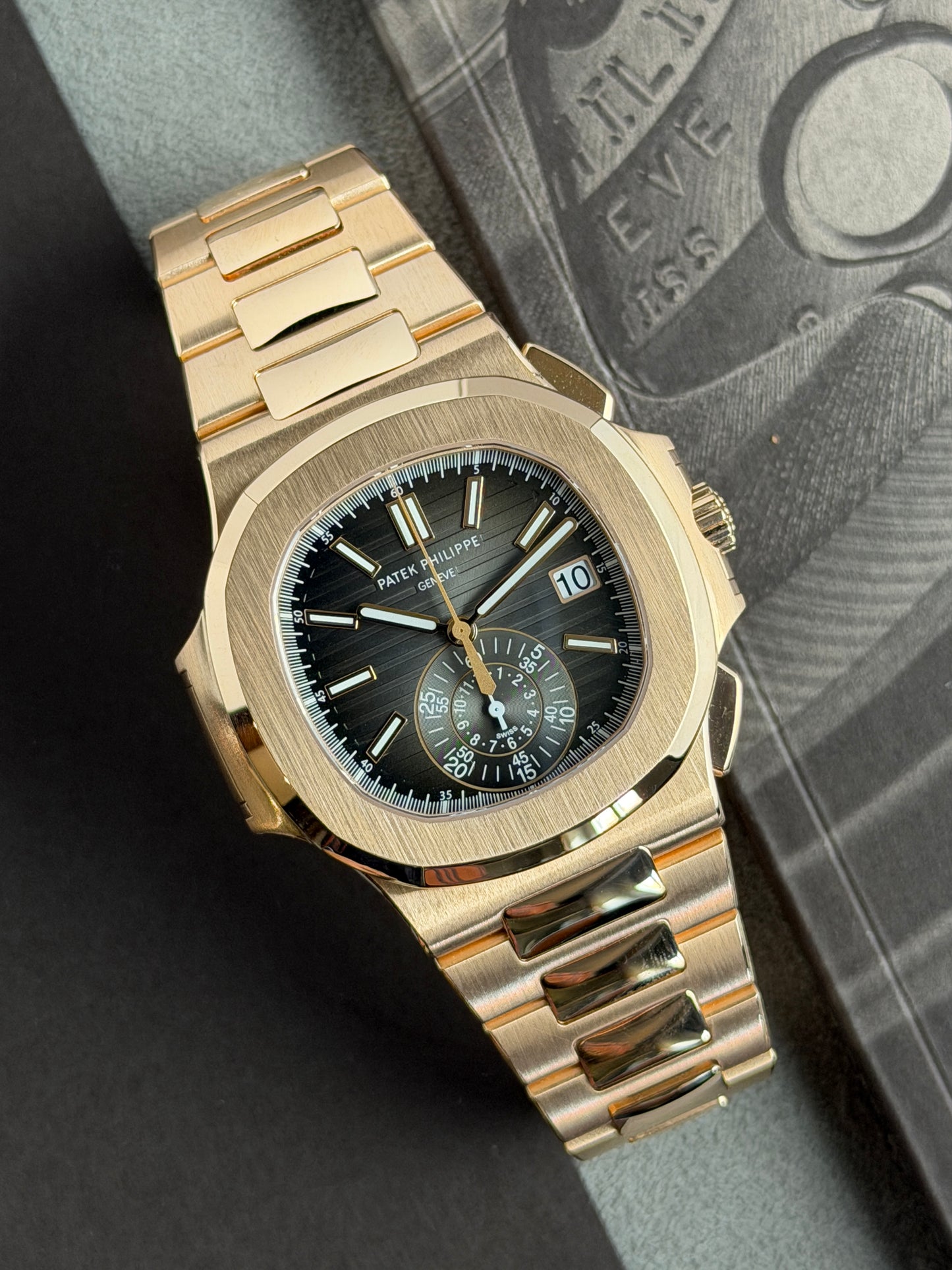 Patek Philippe Nautilus - Ref 5980/1R-001 - Rose Gold - Year 2016