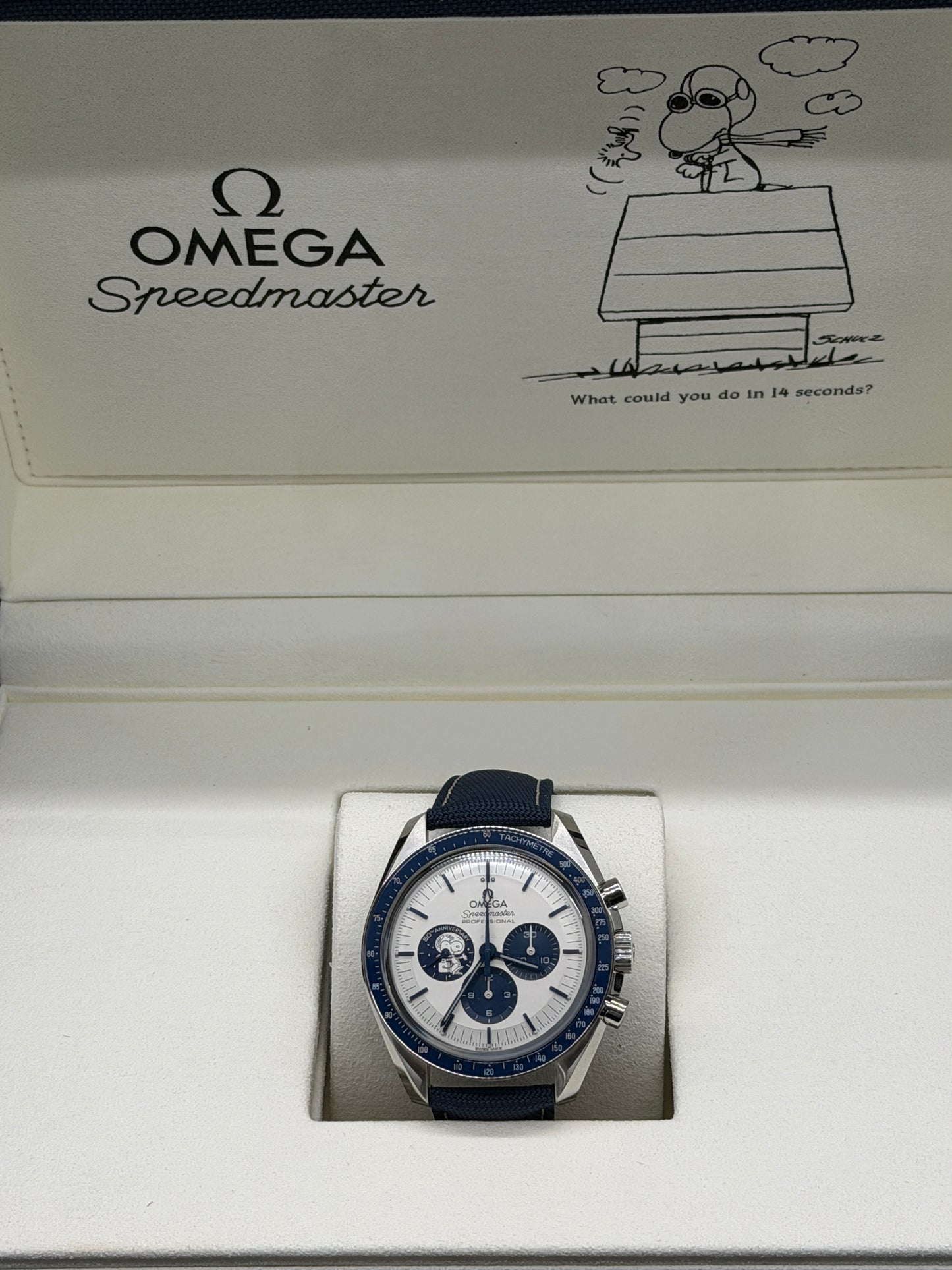 Omega Speedmaster Professional Moonwatch 'Silver Snoopy Award' - New 2026 310.32.42.50.02.001