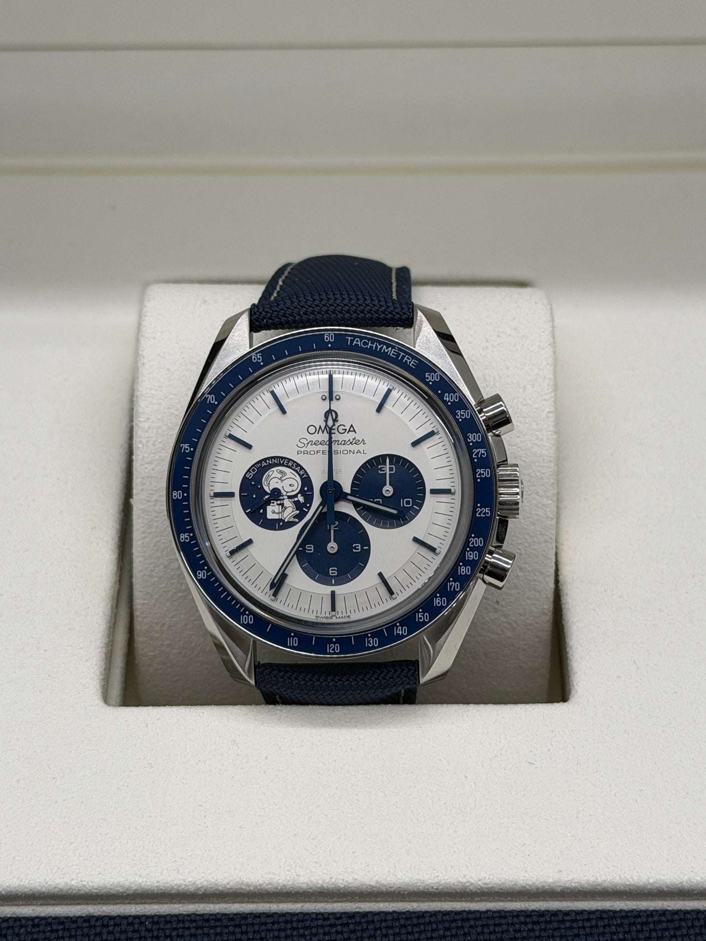 Omega Speedmaster Professional Moonwatch 'Silver Snoopy Award' - New 2026 310.32.42.50.02.001