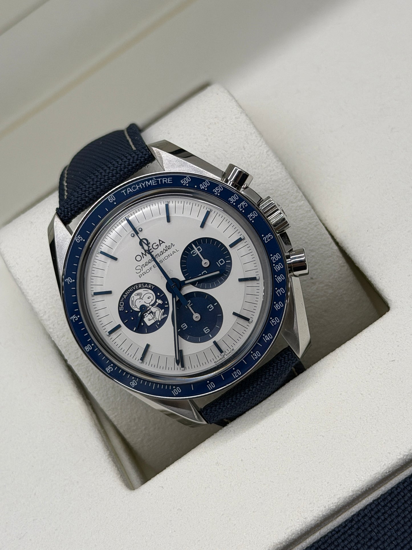 Omega Speedmaster Professional Moonwatch 'Silver Snoopy Award' - New 2026 310.32.42.50.02.001