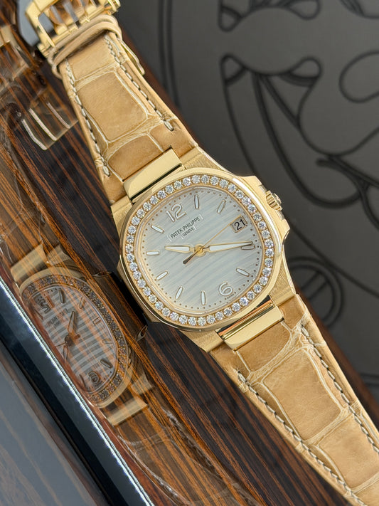 Patek Philippe Nautilus Ref.7010R-011 - Rose Gold - Diamonds - Unworn Year 2022