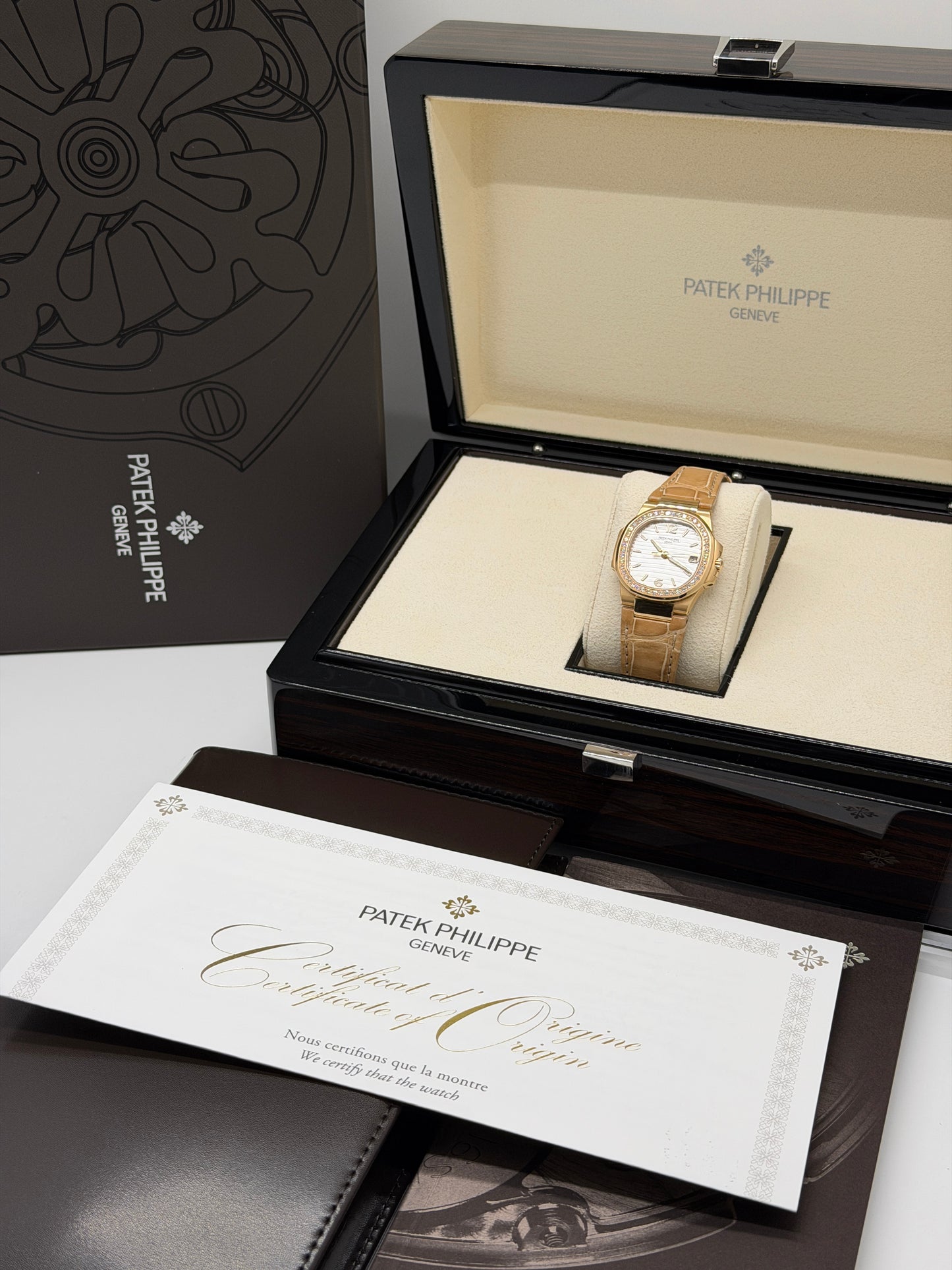 Patek Philippe Nautilus Ref.7010R-011 - Rose Gold - Diamonds - Unworn Year 2022