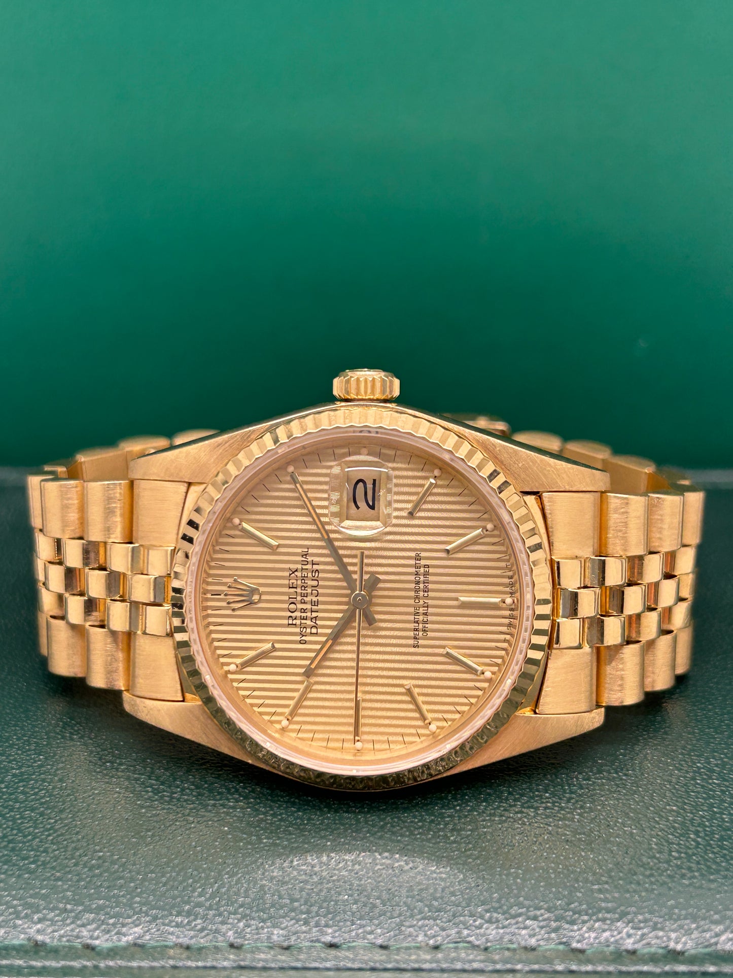 Rolex Datejust 36 Ref.16018 - Yellow Gold - Tapisserie Gold Dial - Year 1985