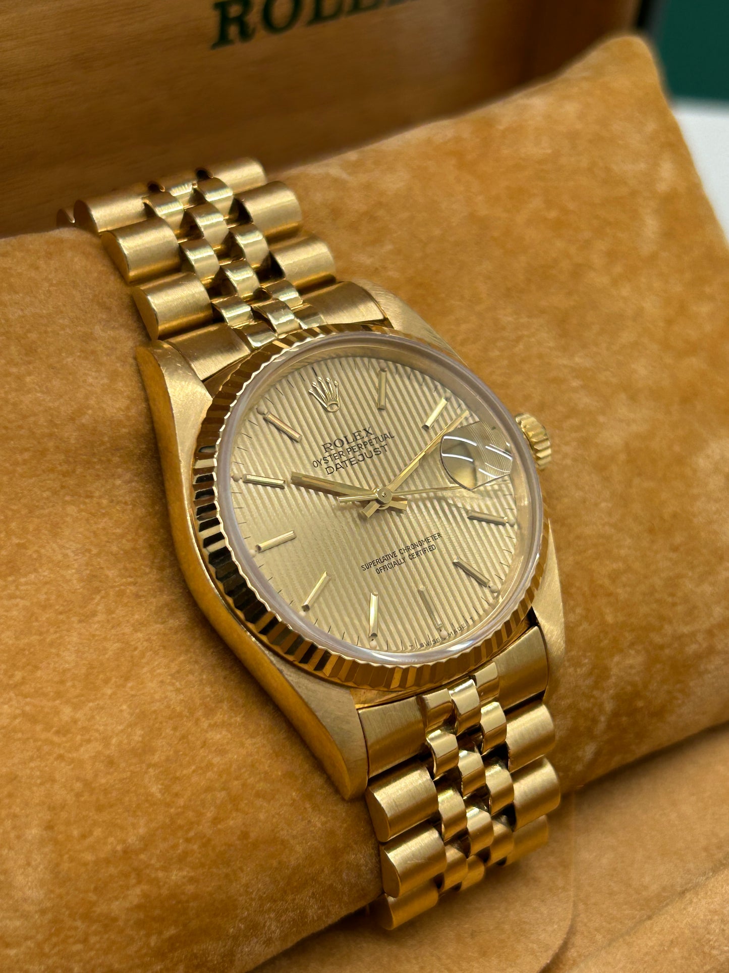 Rolex Datejust 36 Ref.16018 - Yellow Gold - Tapisserie Gold Dial - Year 1985