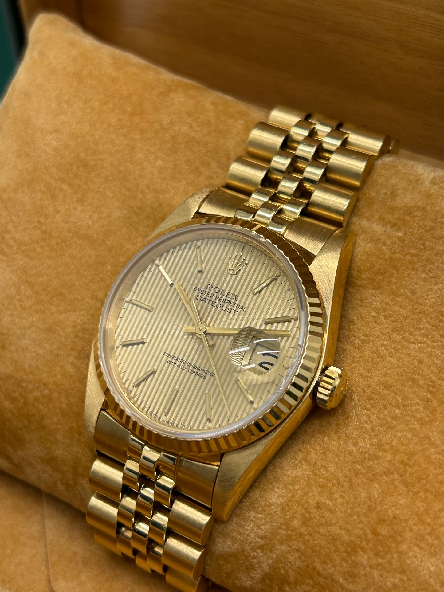 Rolex Datejust 36 Ref.16018 - Yellow Gold - Tapisserie Gold Dial - Year 1985