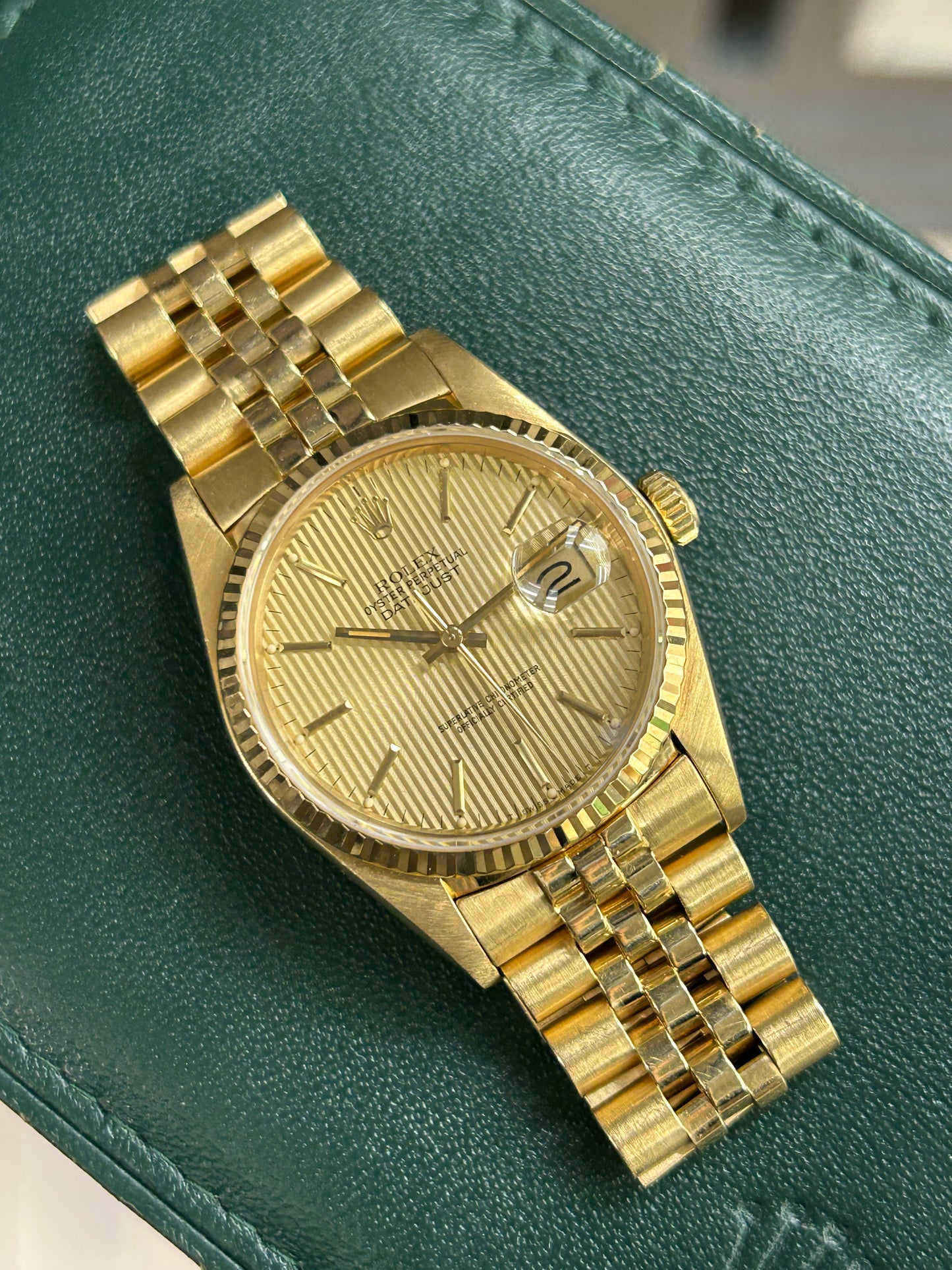 Rolex Datejust 36 Ref.16018 - Yellow Gold - Tapisserie Gold Dial - Year 1985