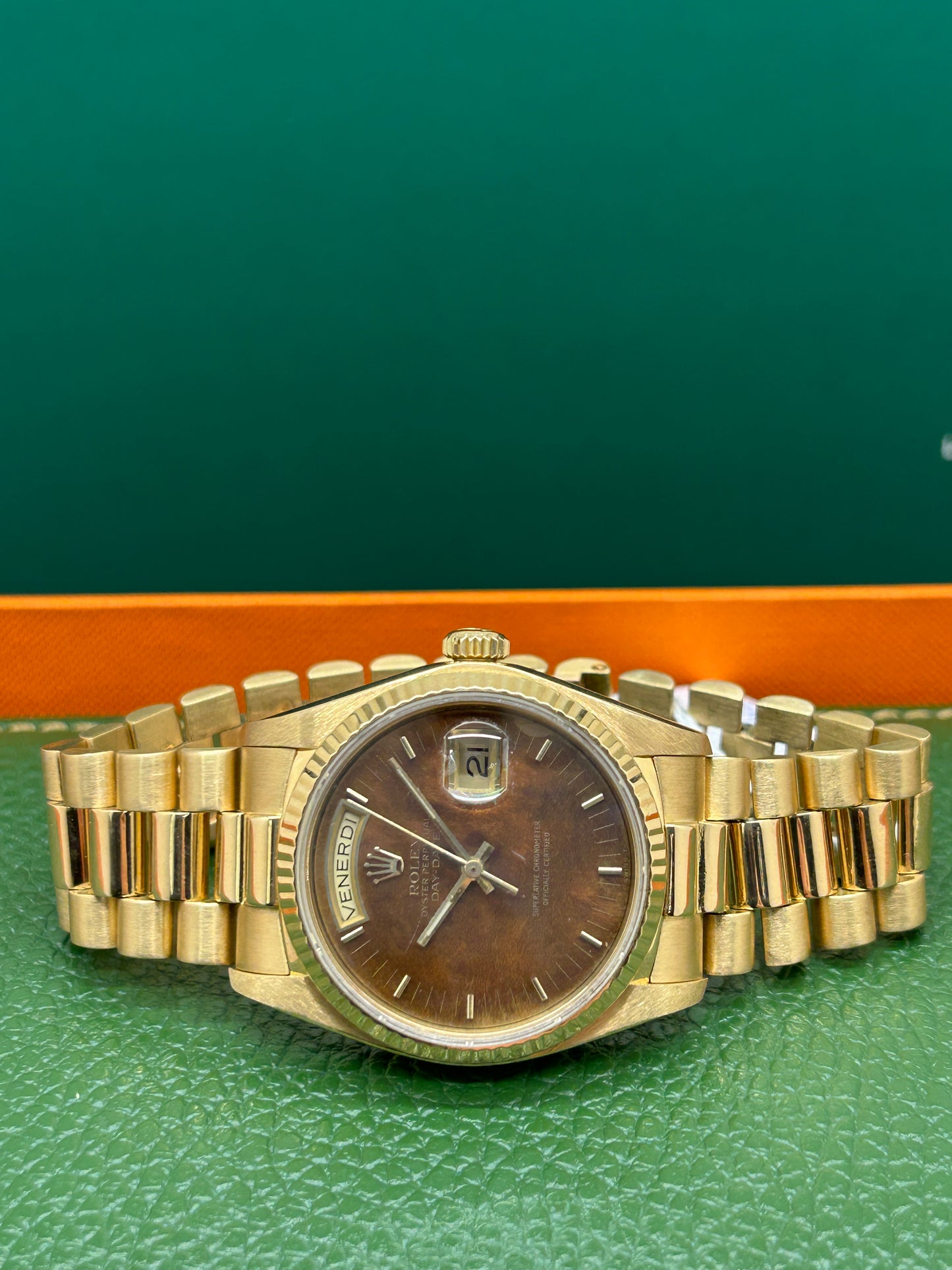 Rolex Day-Date 36 - 18Kt Yellow Gold - Brown Wood Dial - Circa 1979