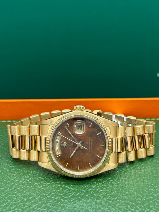 Rolex Day-Date 36 - 18Kt Yellow Gold - Brown Wood Dial - Circa 1979
