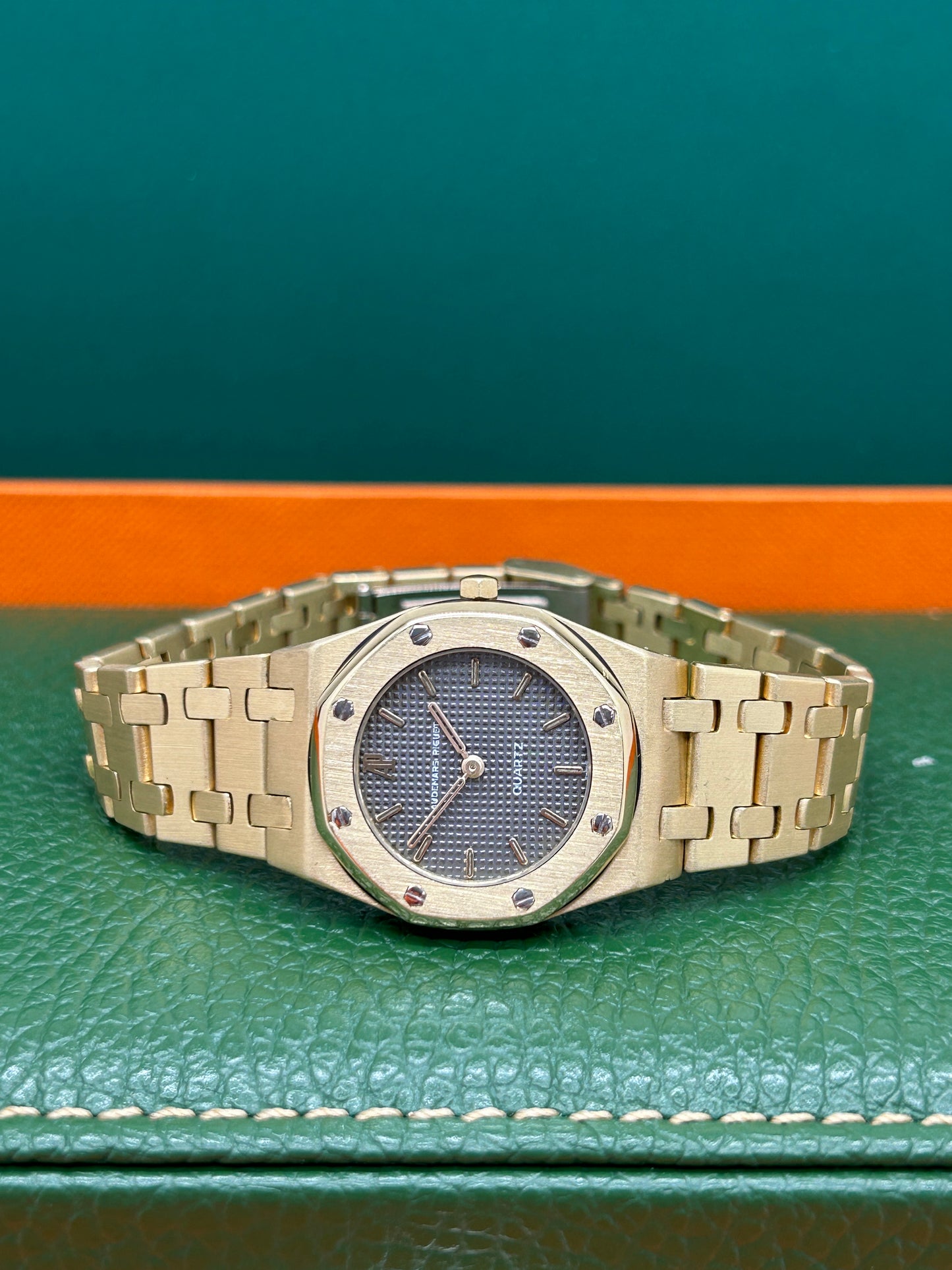 Audemars Piguet Royal Oak Lady 26mm - Quartz Ref 6007BA - AP Extract from the archives - Year 1980