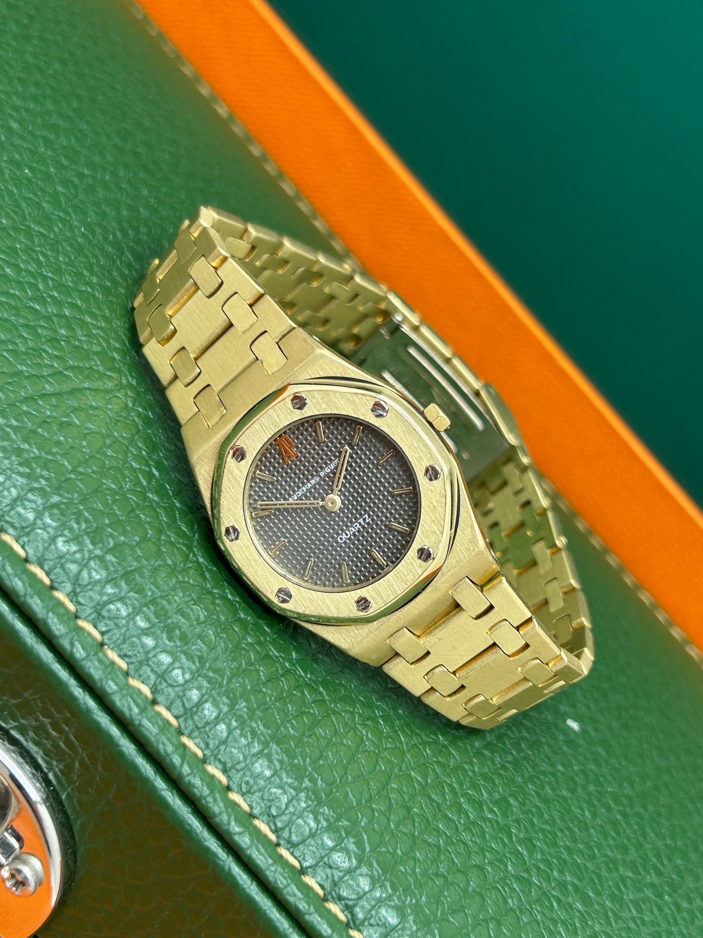 Audemars Piguet Royal Oak Lady 26mm - Quartz Ref 6007BA - AP Extract from the archives - Year 1980