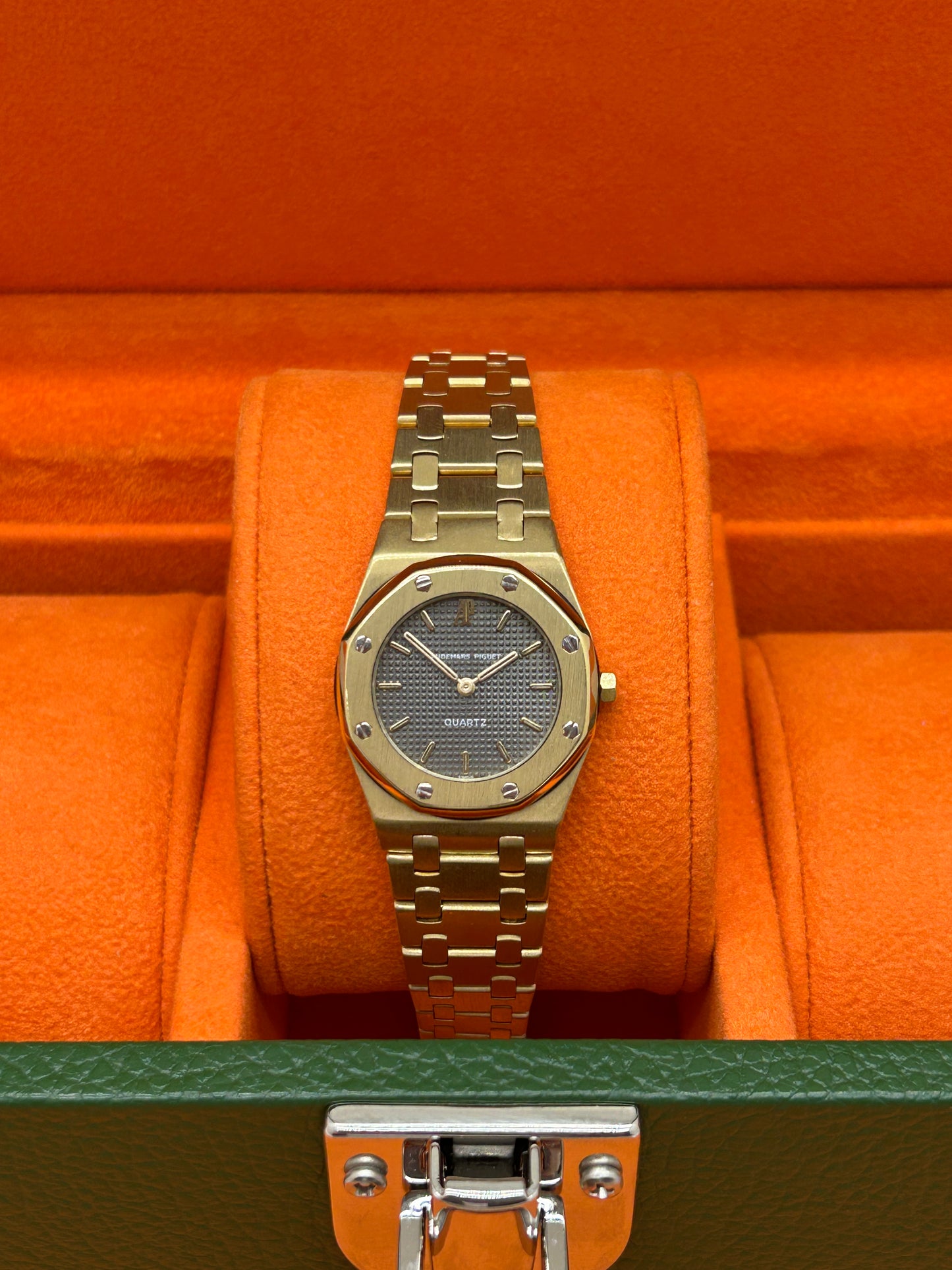 Audemars Piguet Royal Oak Lady 26mm - Quartz Ref 6007BA - AP Extract from the archives - Year 1980