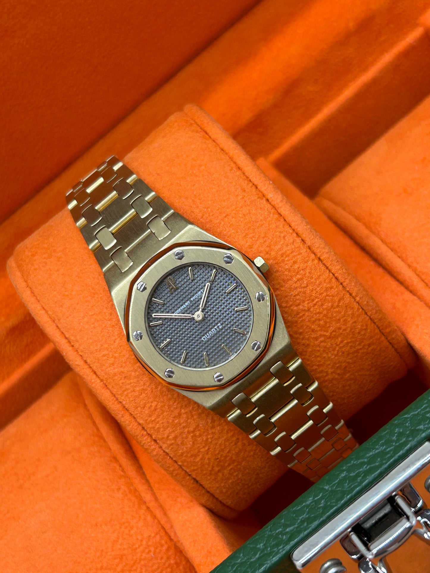 Audemars Piguet Royal Oak Lady 26mm - Quartz Ref 6007BA - AP Extract from the archives - Year 1980